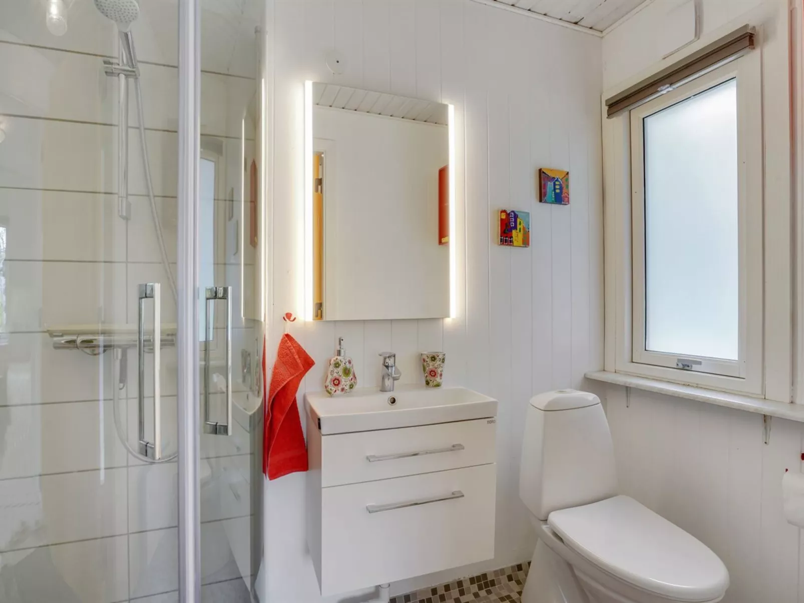 "Elny" - 500m to the fjord-Binnen