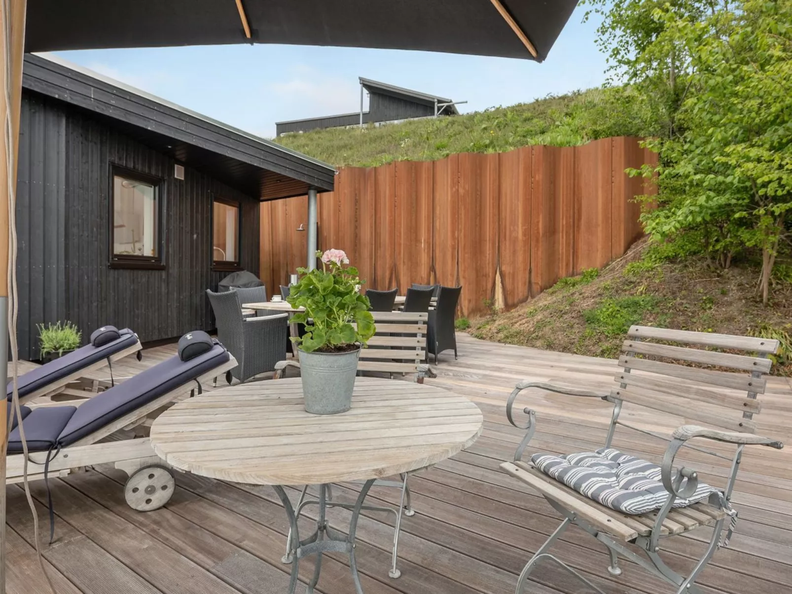 "Florinda" - 10m from the sea-Buiten