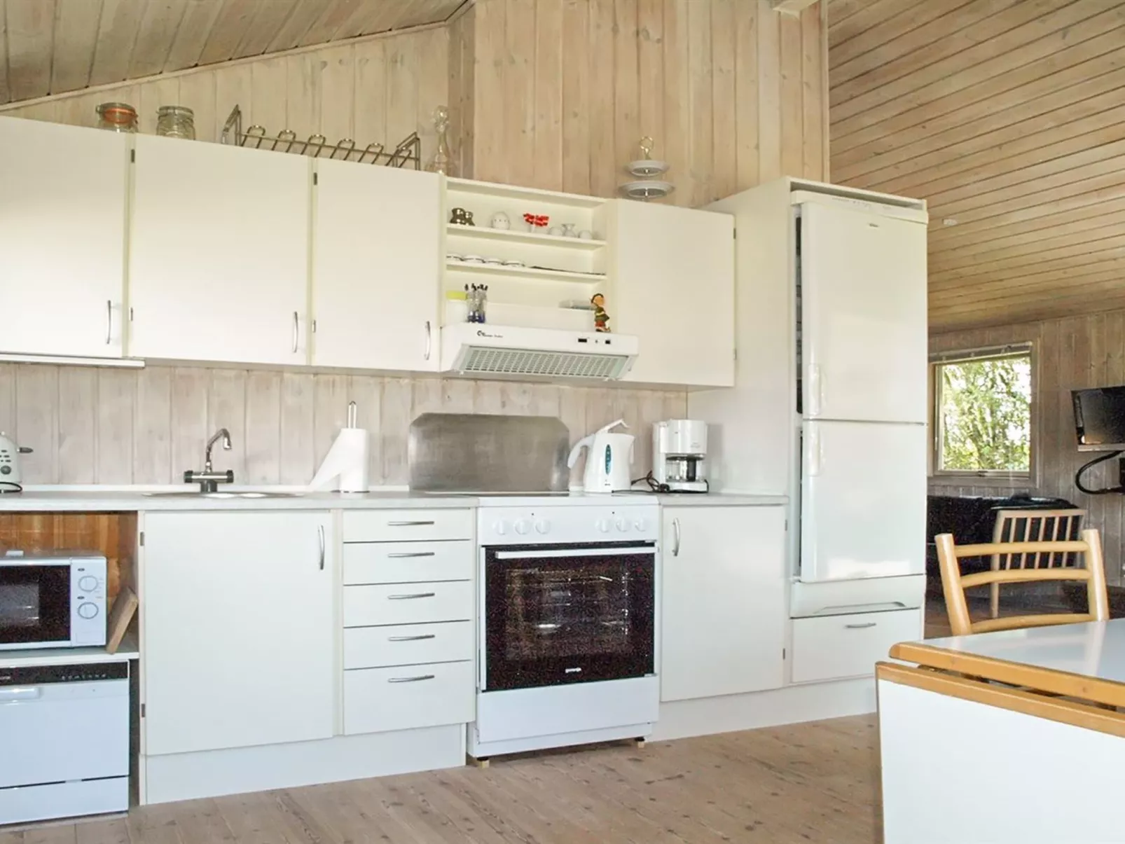 "Tia" - 900m from the sea-Binnen