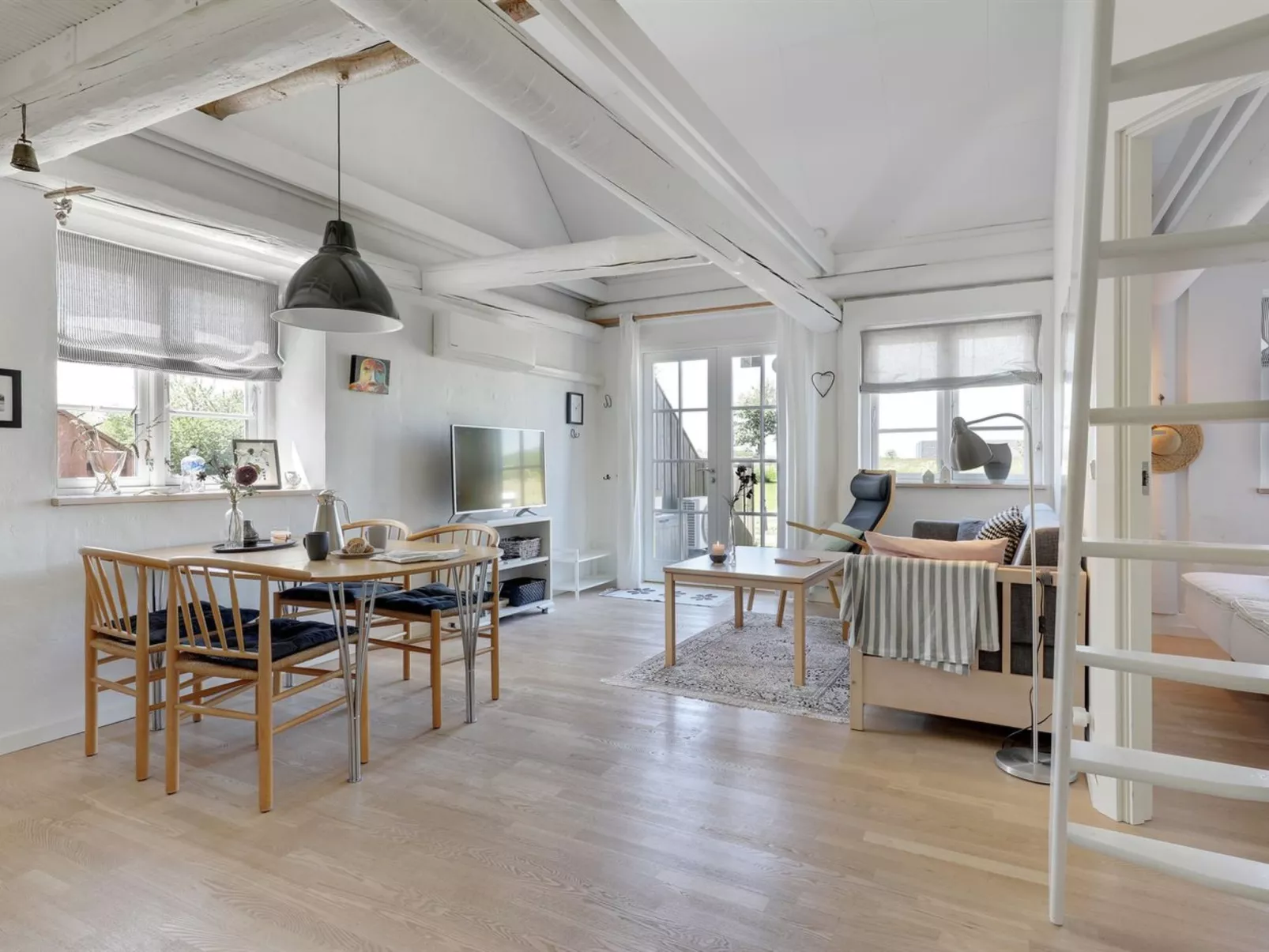 "Antine" - 6km from the sea-Binnen