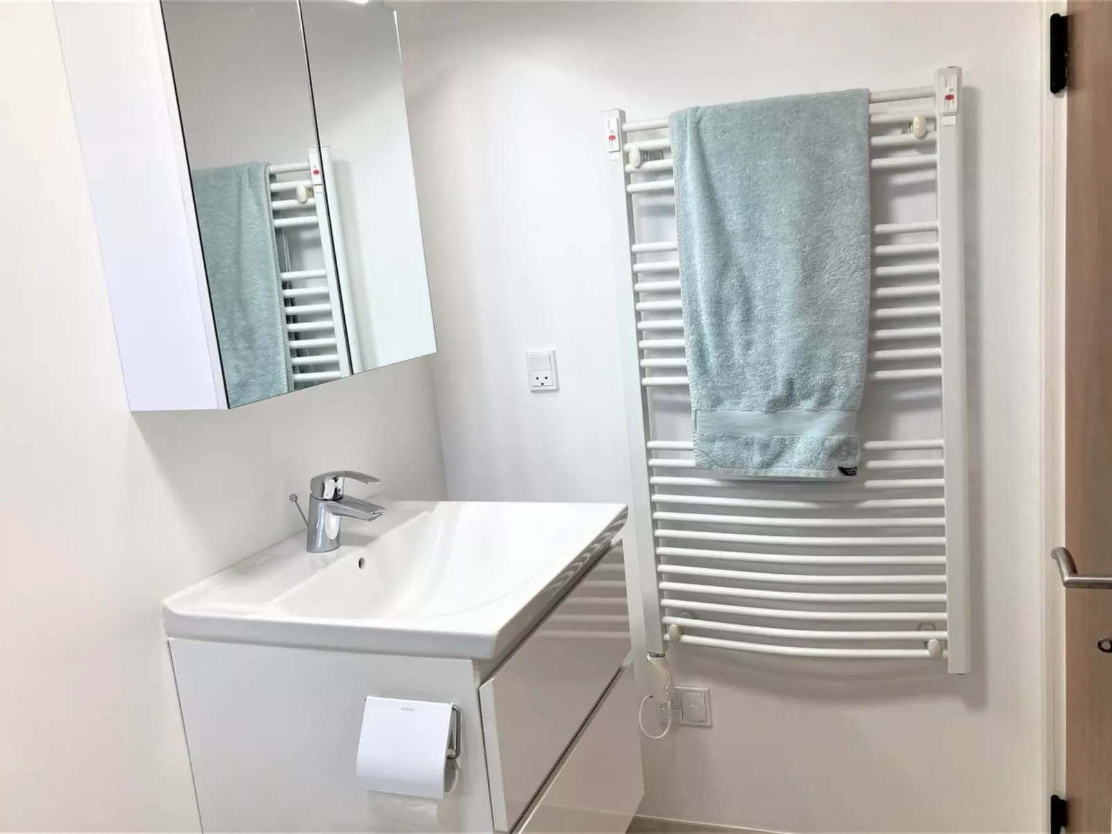 "Jenny" - 140m from the sea-Binnen