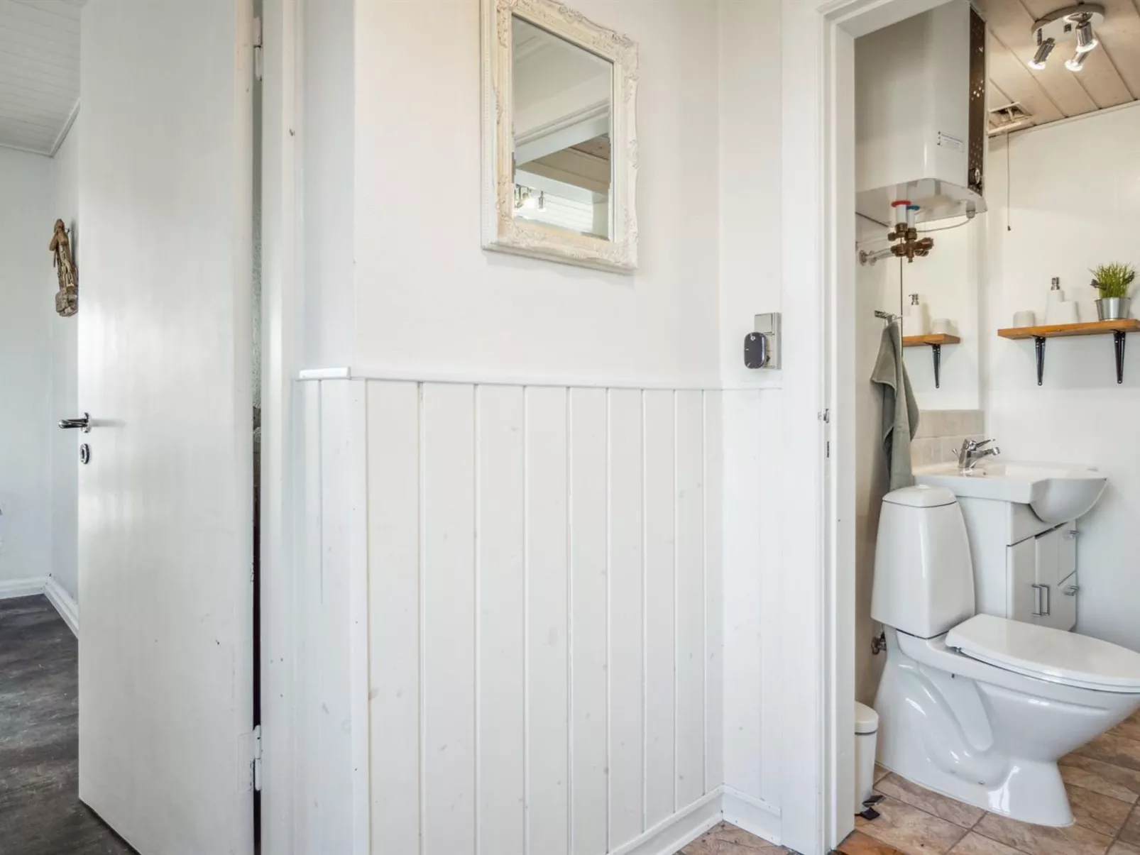 "Vappu" - 400m to the fjord-Binnen