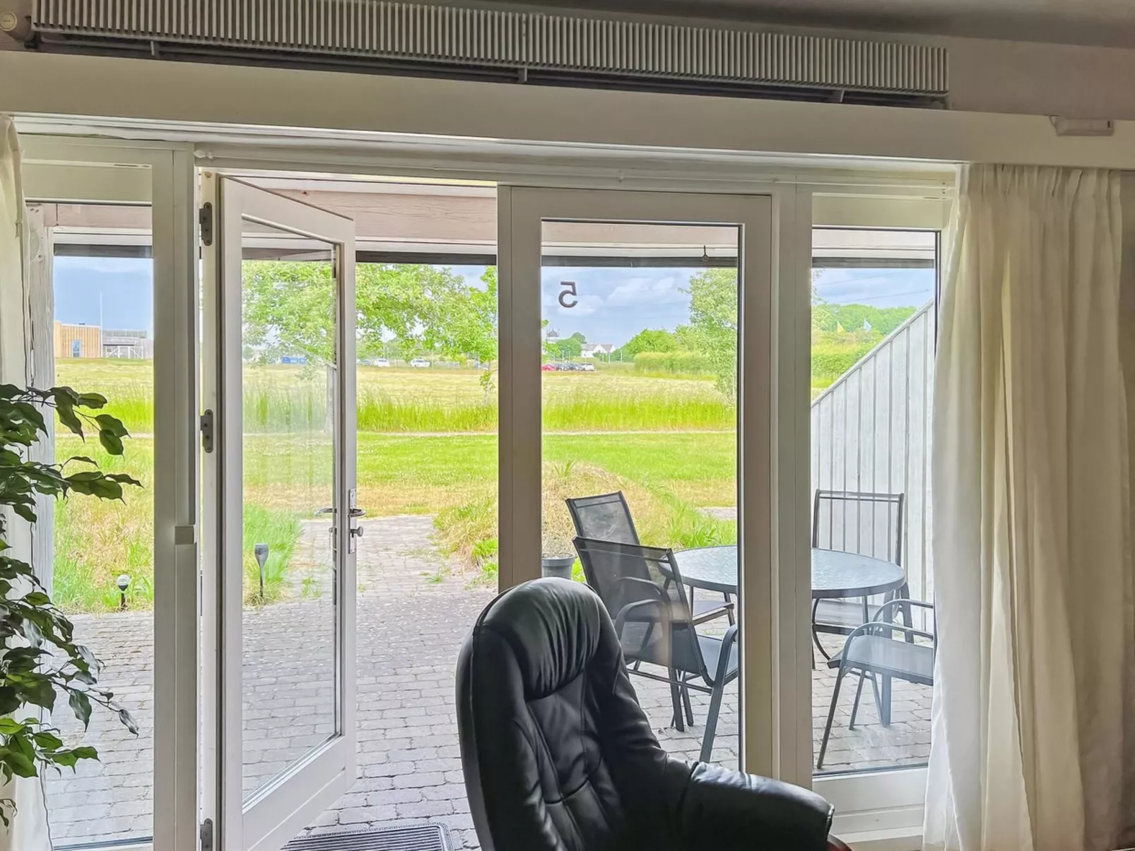 "Erica" - 6km from the sea-Binnen