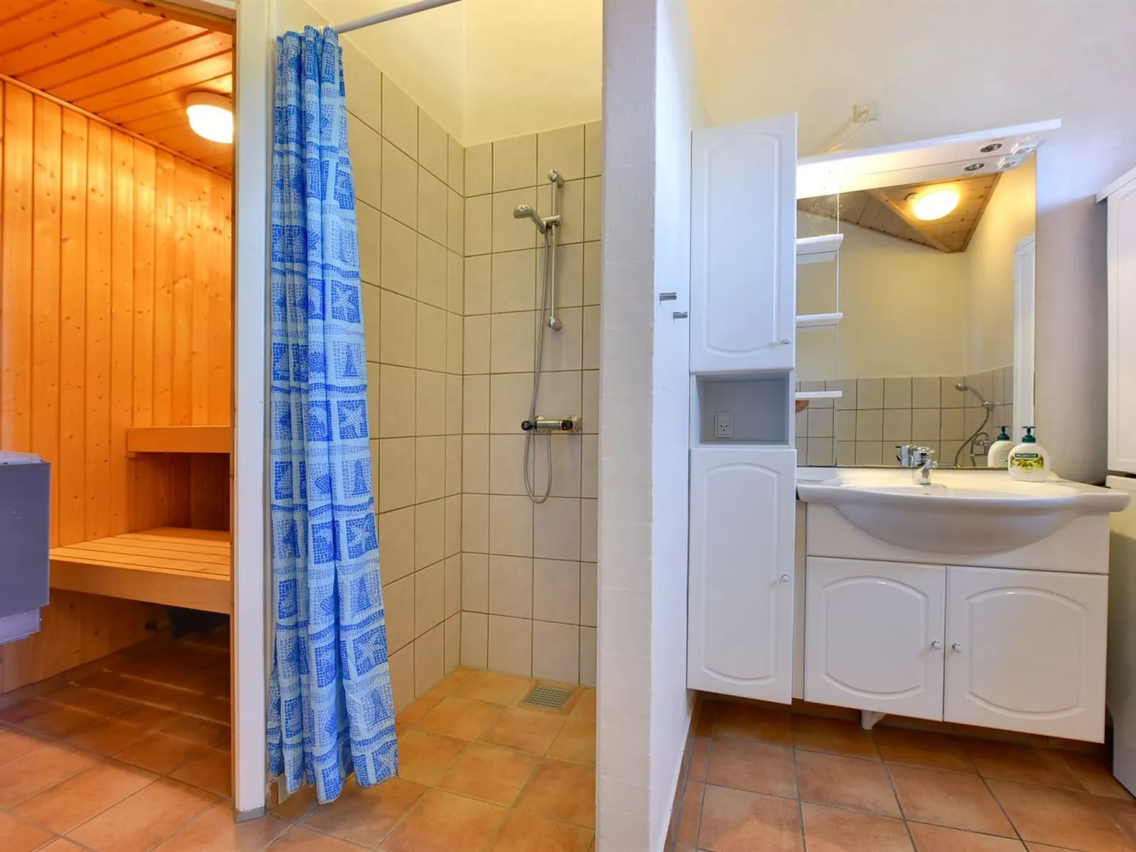 "Dorethea" - 300m from the sea-Binnen