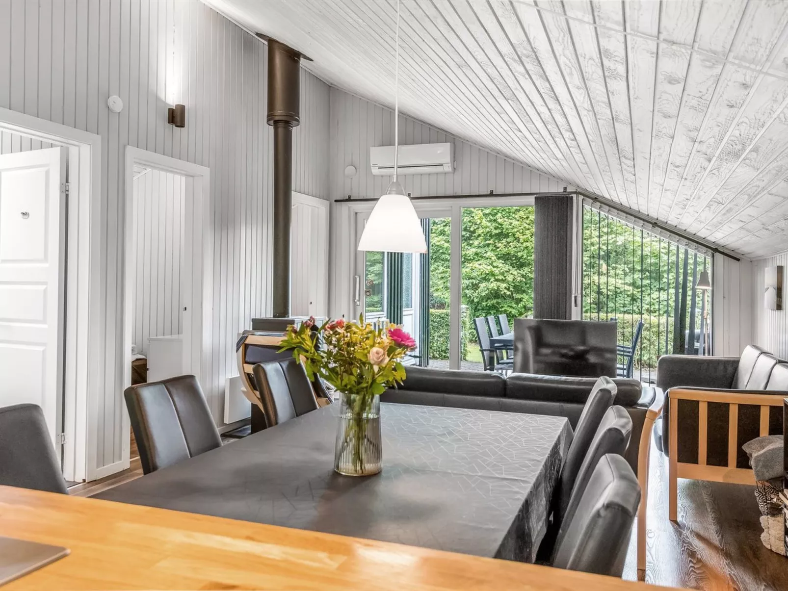 "Corinna" - 28km from the sea-Binnen