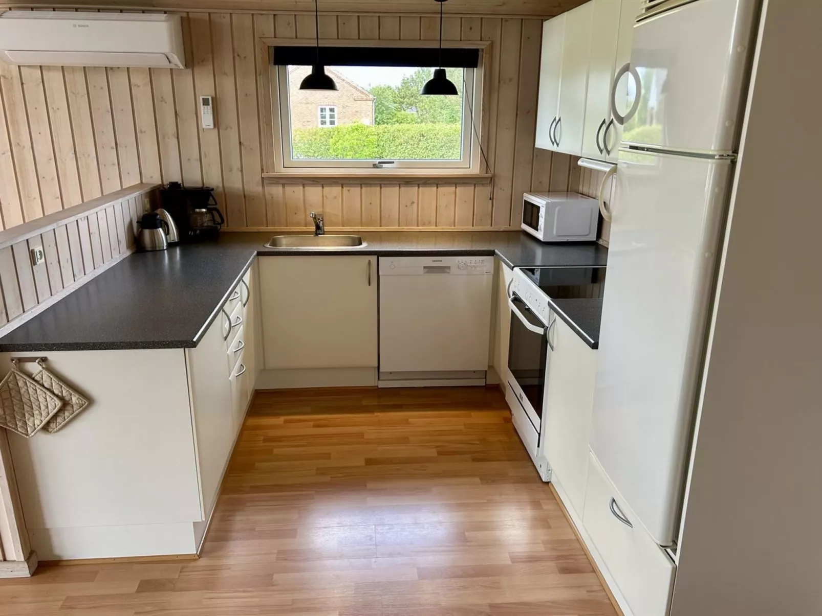 "Picabo" - 750m to the fjord-Binnen