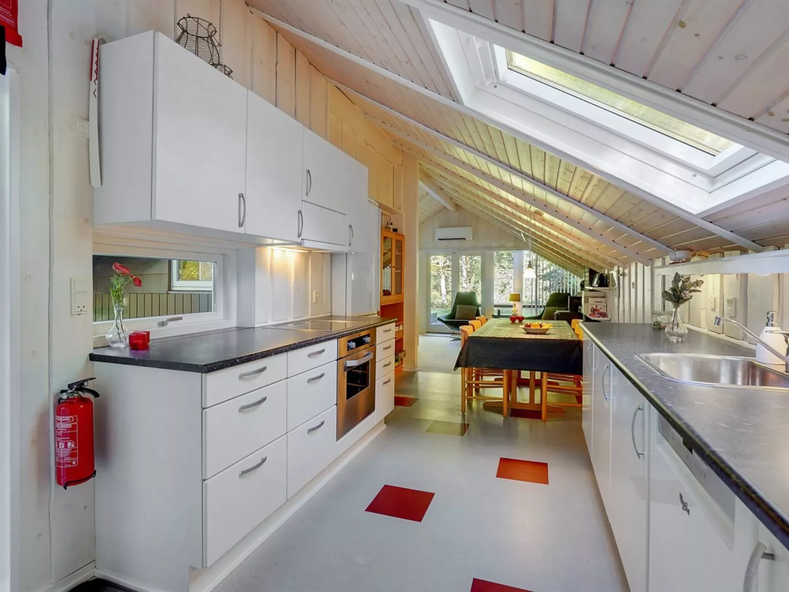 "Jaakoppi" - 25km from the sea-Binnen