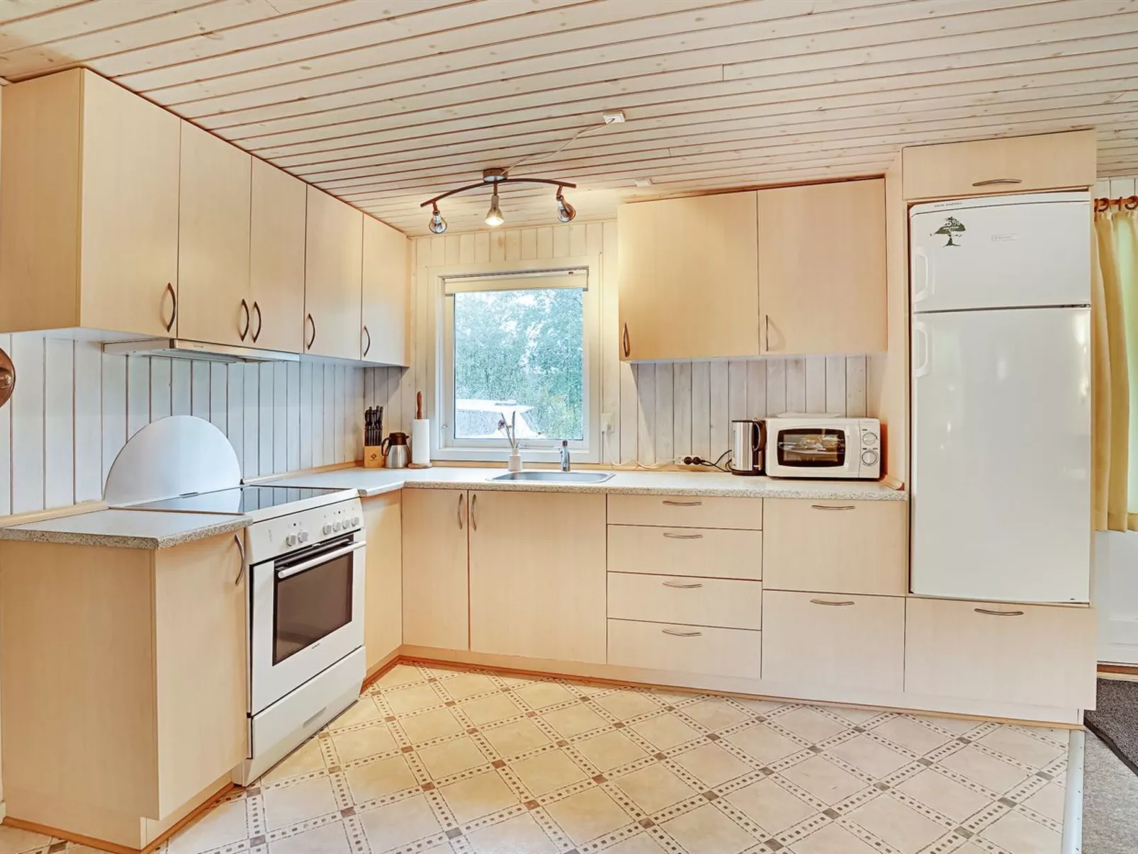 "Leny" - 450m to the fjord-Binnen