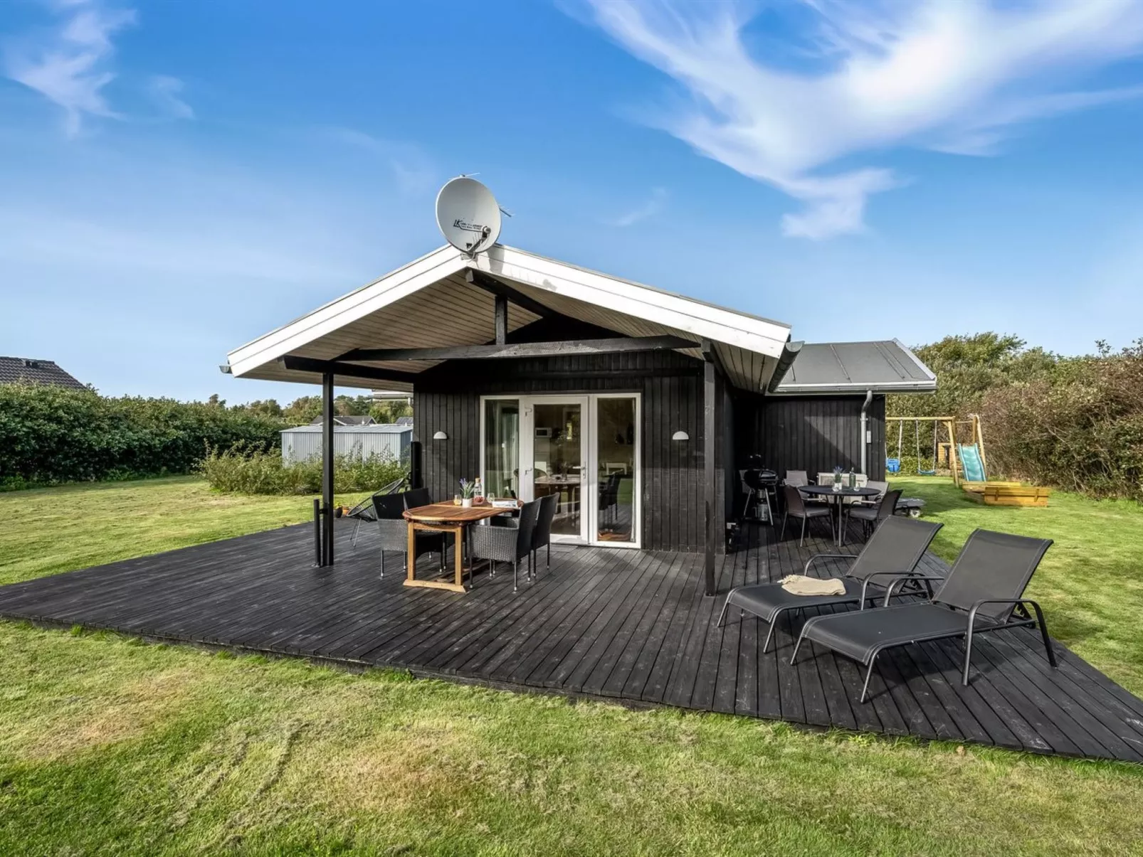 "Holm" - 700m to the fjord-Buiten