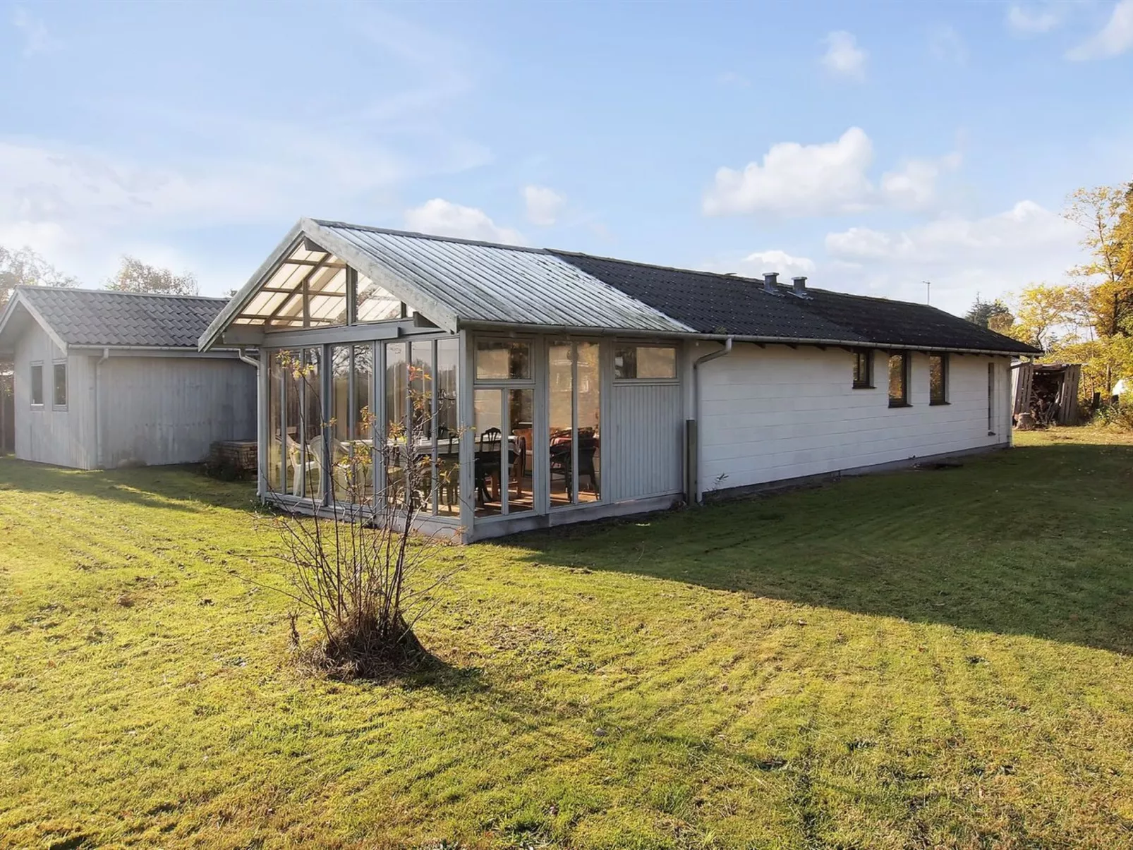 "Raika" - 450m to the fjord-Buiten