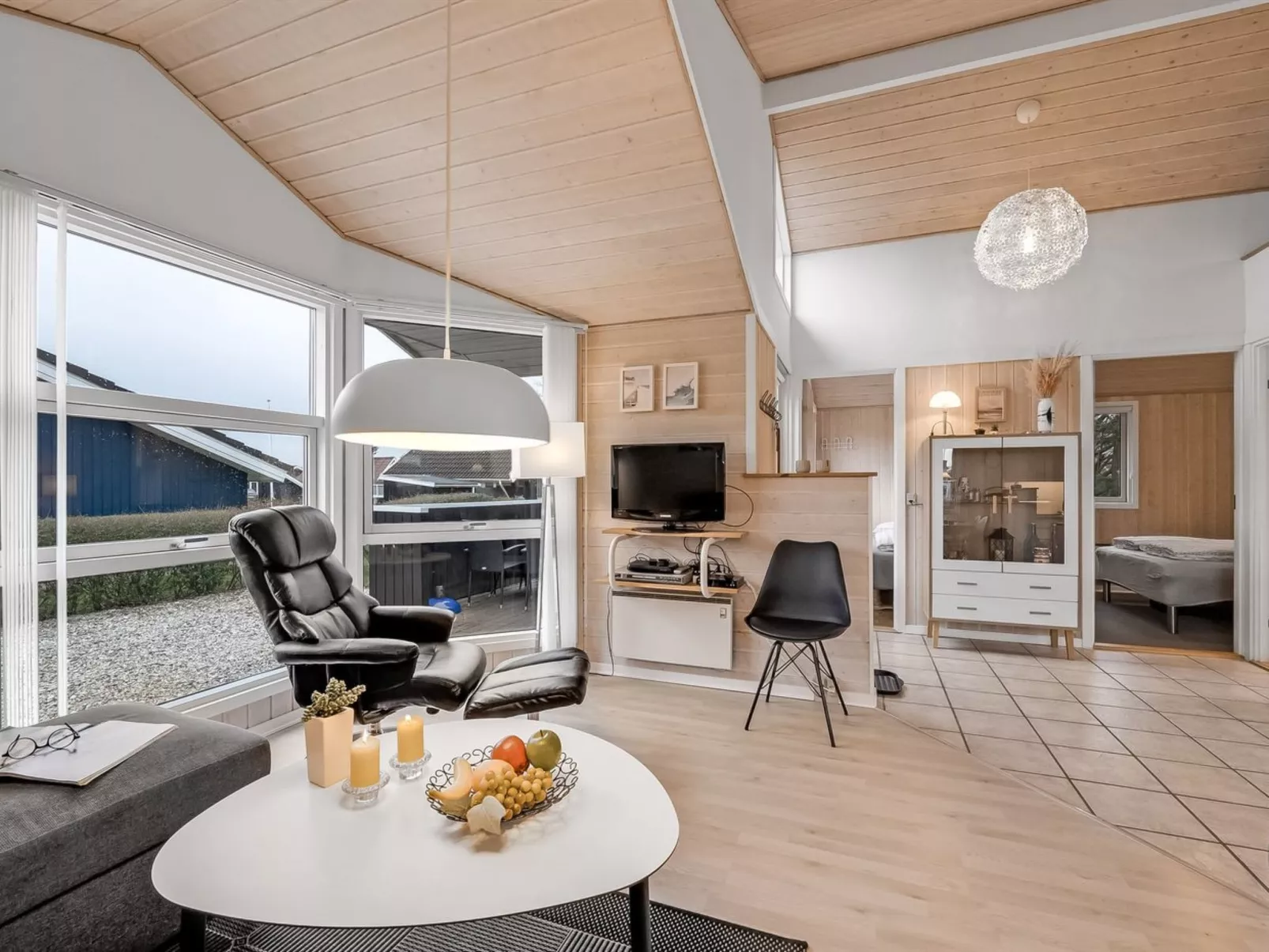 "Marten" - 1.2km to the fjord-Binnen