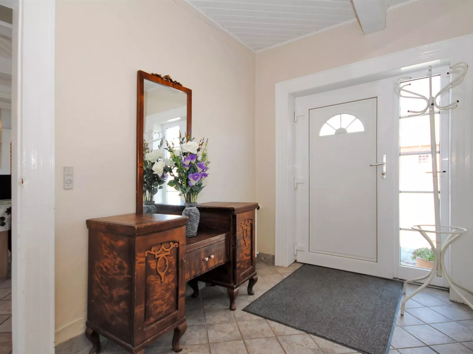 "Alois" - 1km to the fjord-Binnen