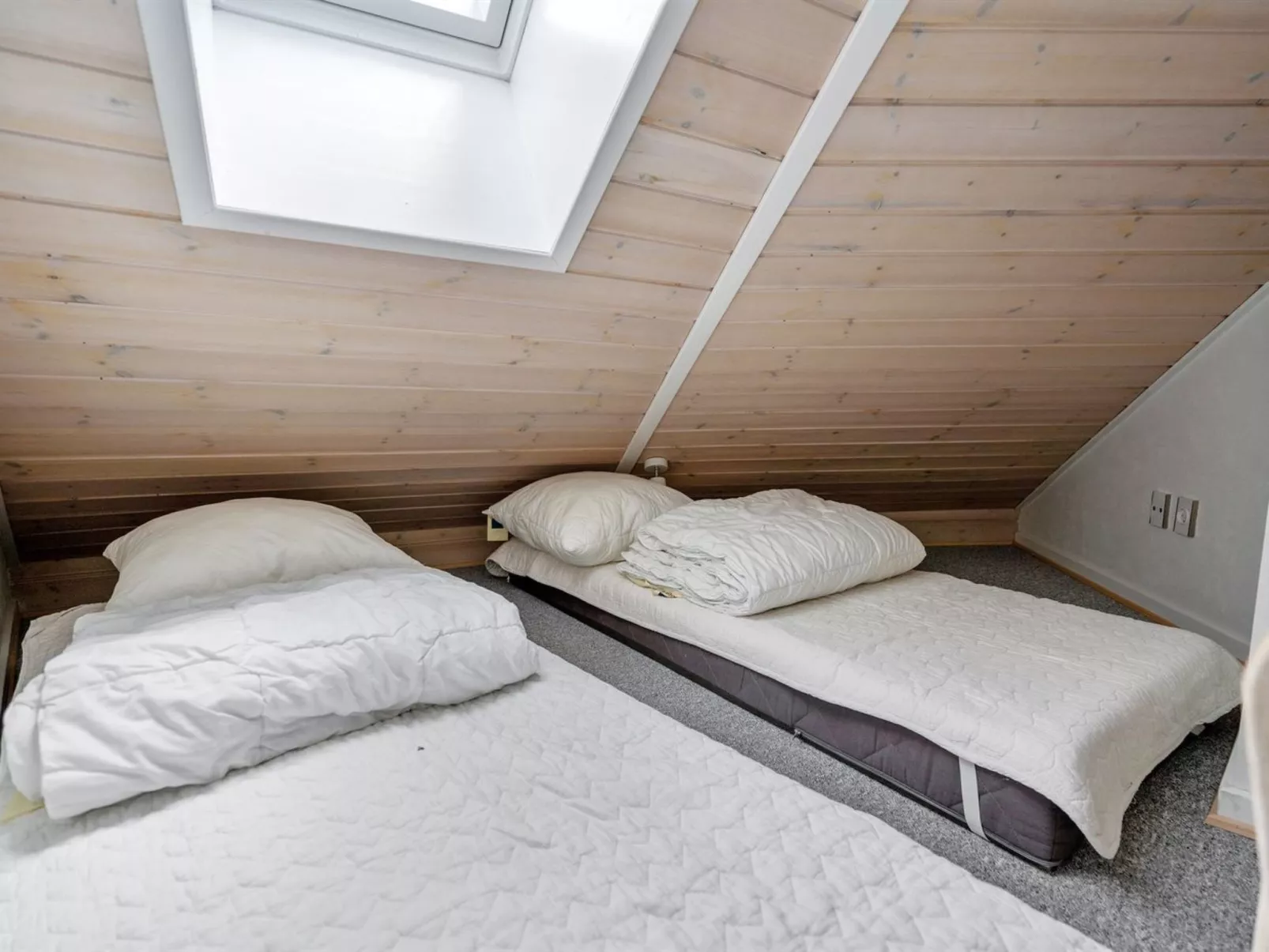 "Adrienne" - 35km from the sea-Binnen