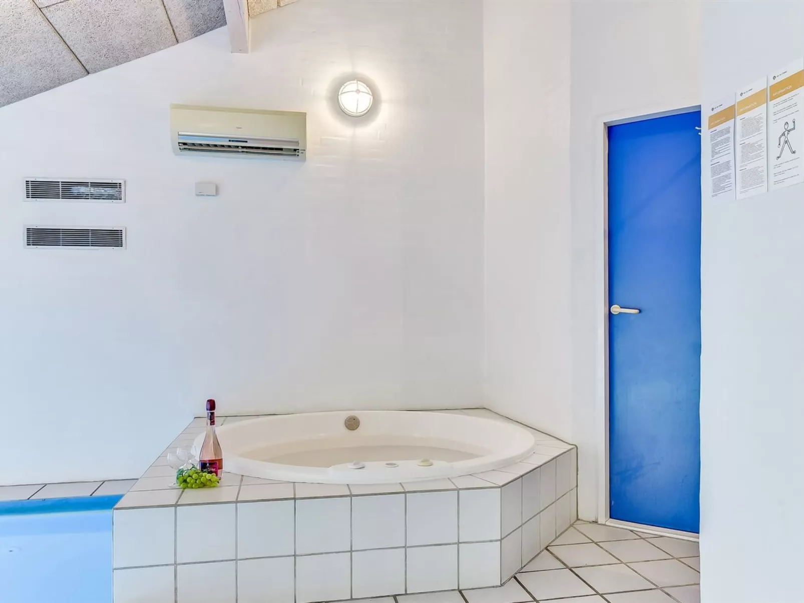 "Luciane" - 2.5km from the sea-Binnen