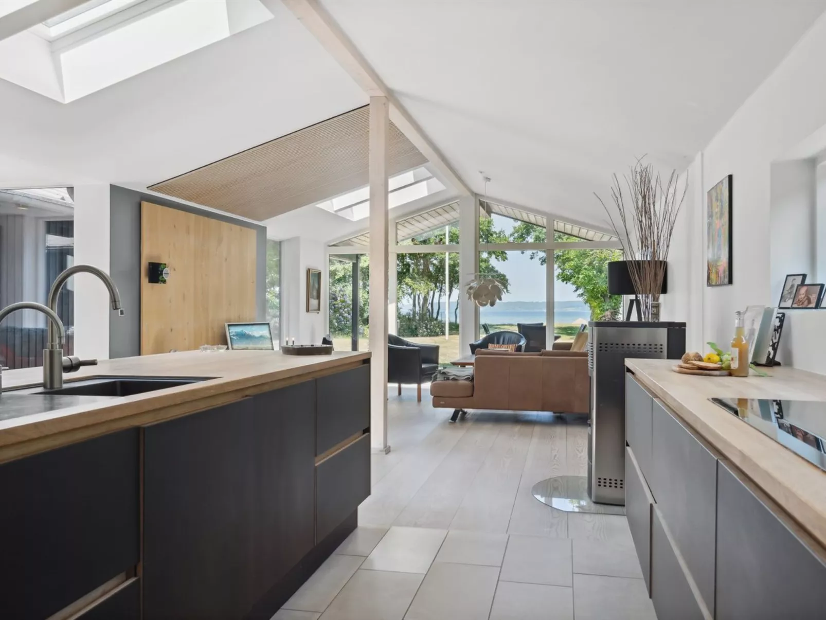 "Kennet" - 30m from the sea-Binnen