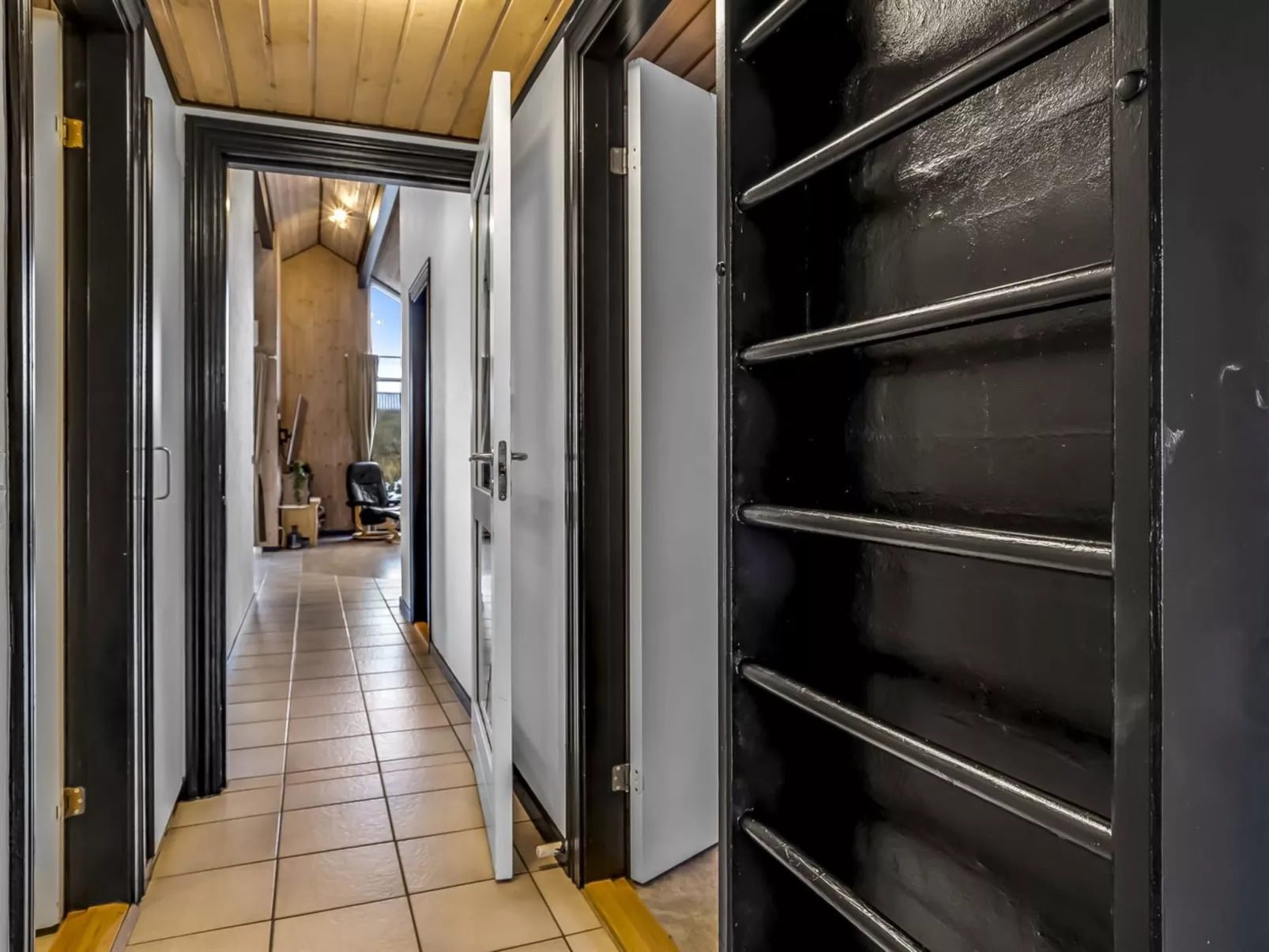 "Iida" - 100m from the sea-Binnen