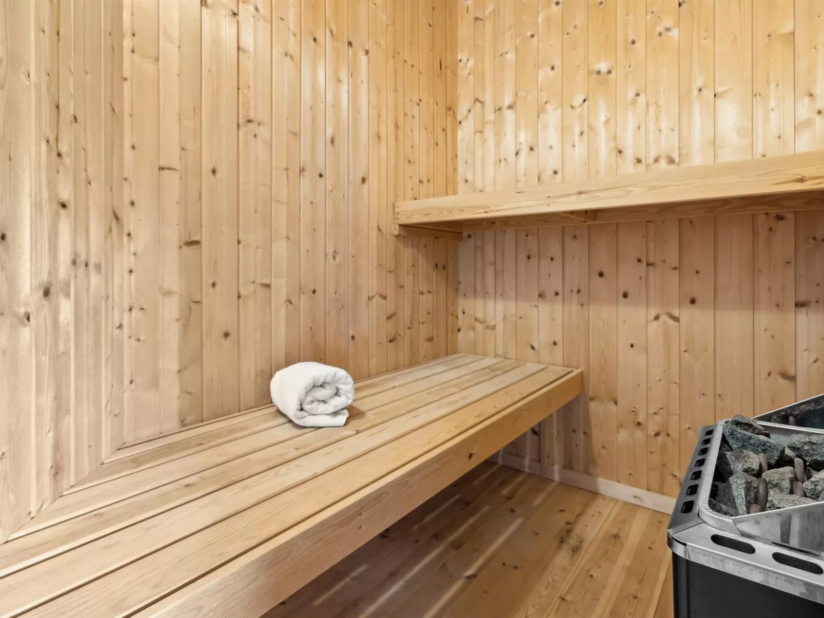 "Aarne" - 300m from the sea-Binnen