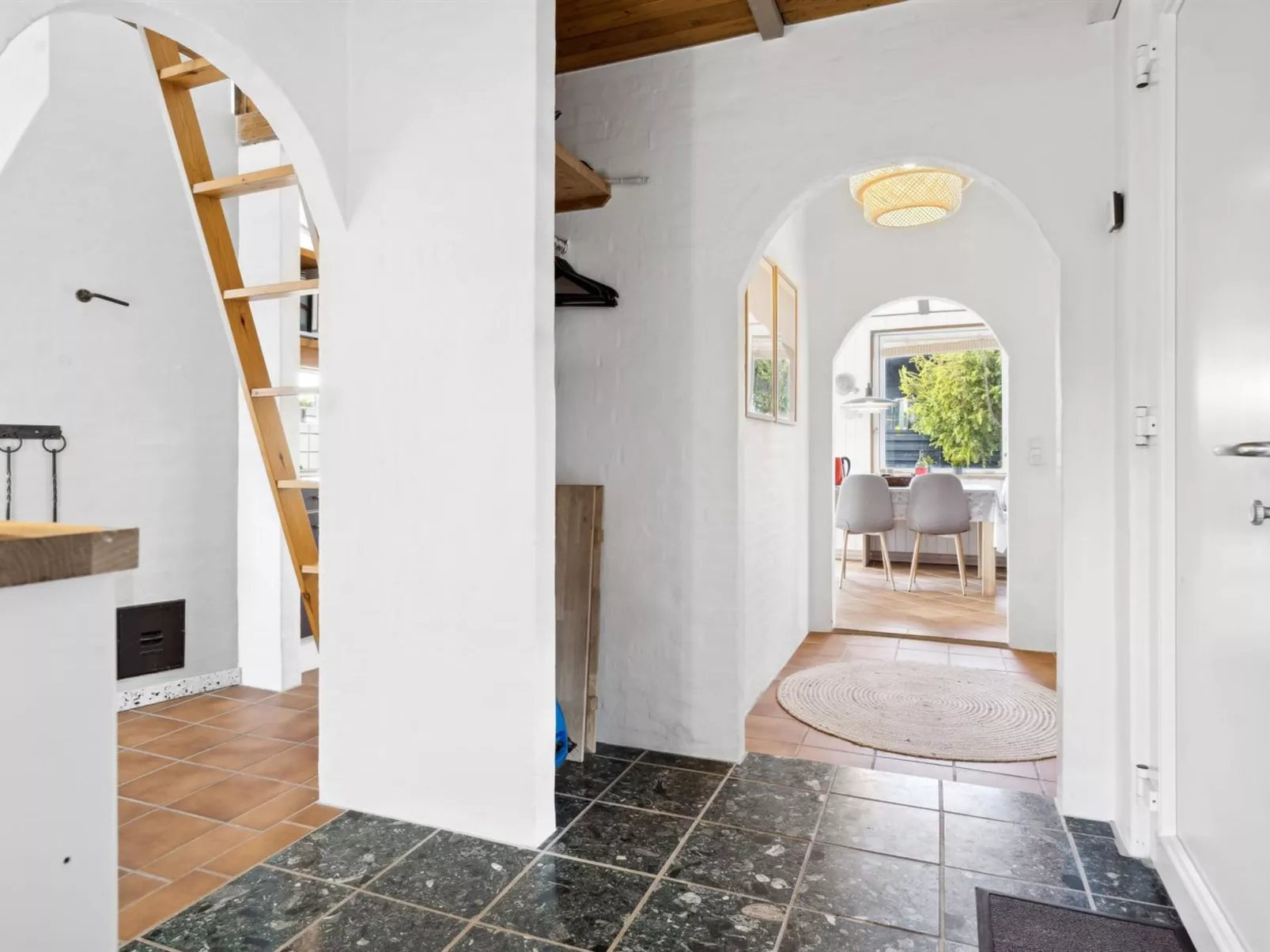 "Erko" - 300m from the sea-Binnen