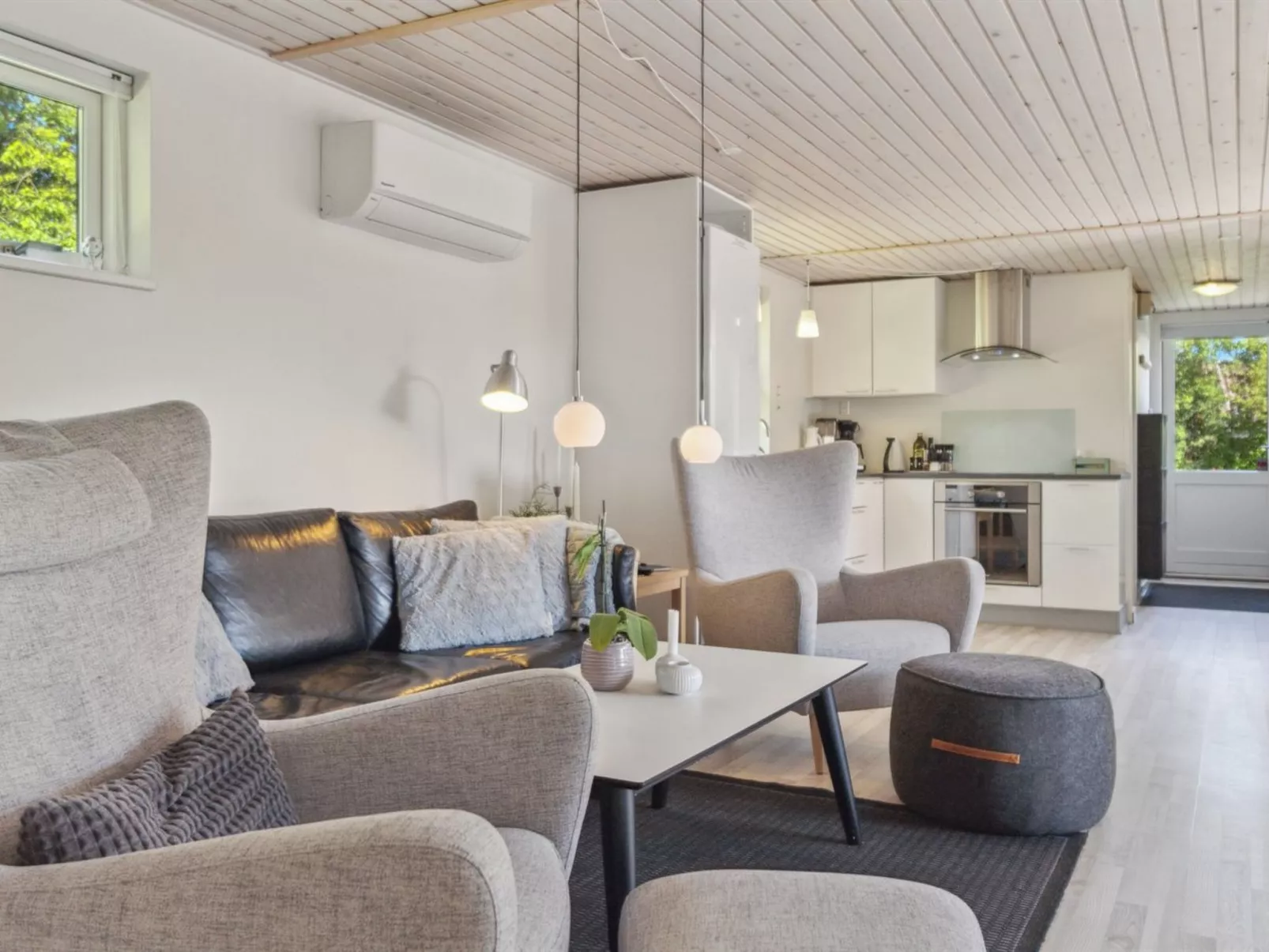 "Felippa" -  from the sea-Binnen