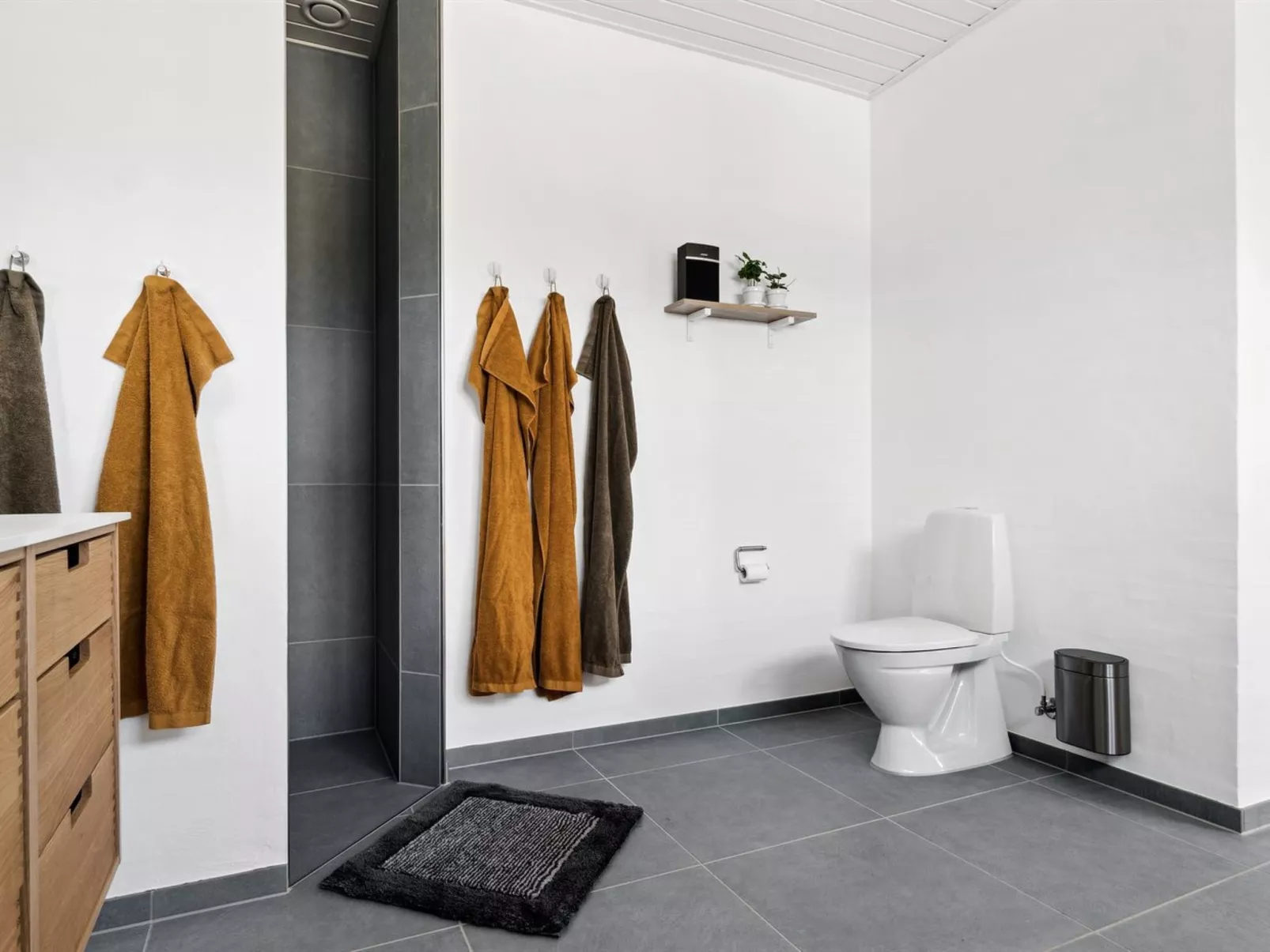 "Yakari" - 1km from the sea-Binnen