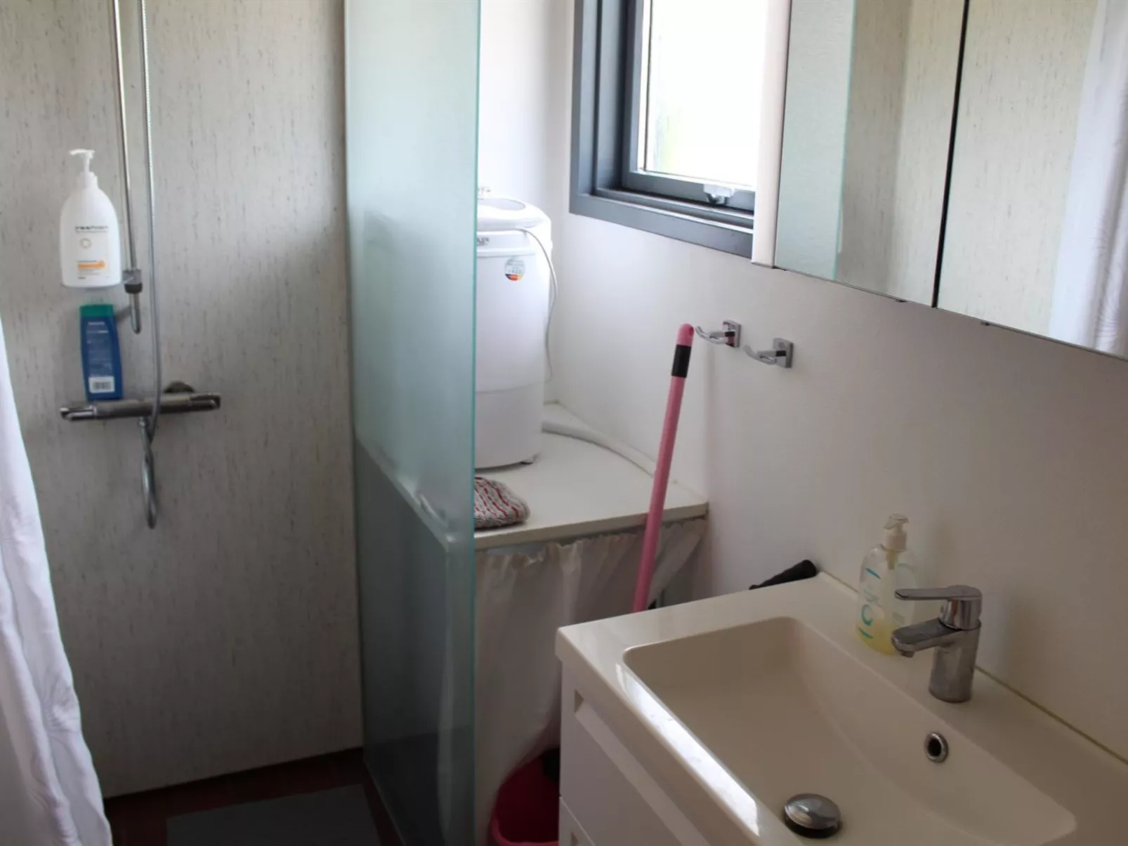 "Jannik" - 300m from the sea-Binnen