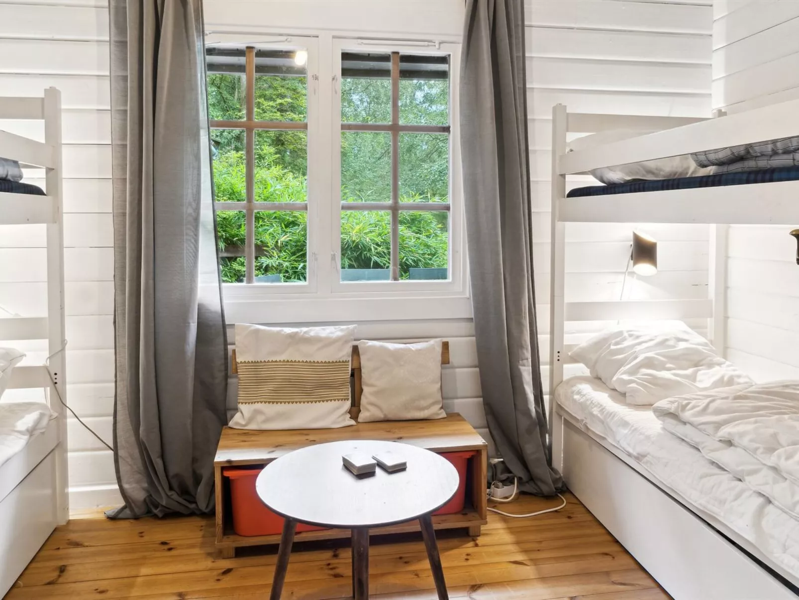 "Neela" - 300m from the sea-Binnen