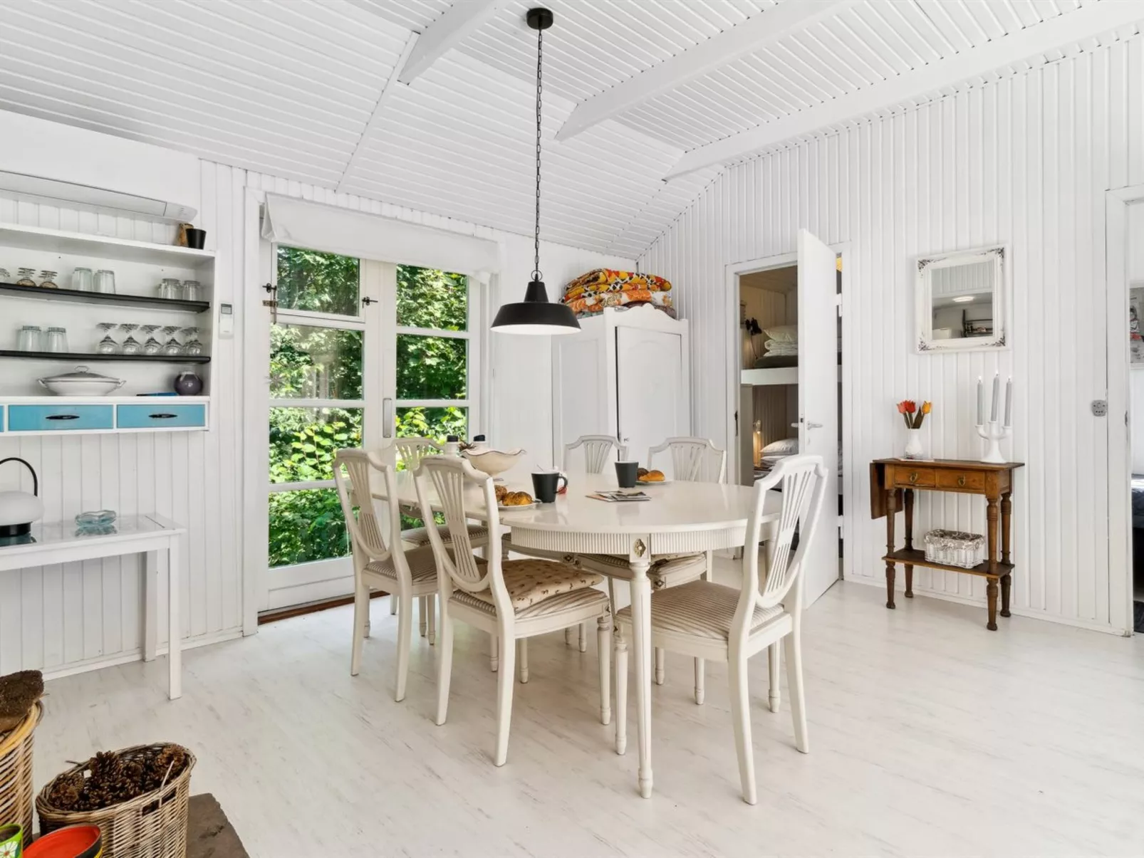 "Lucie" - 50m from the sea-Binnen