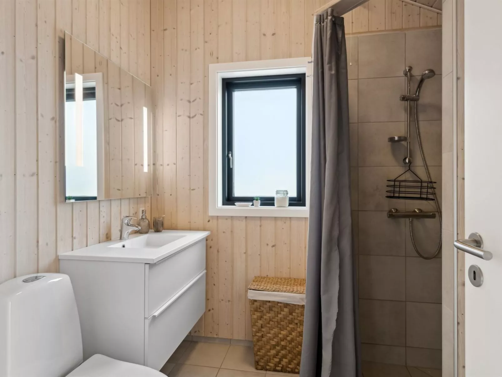 "Brothir" - 500m from the sea-Binnen