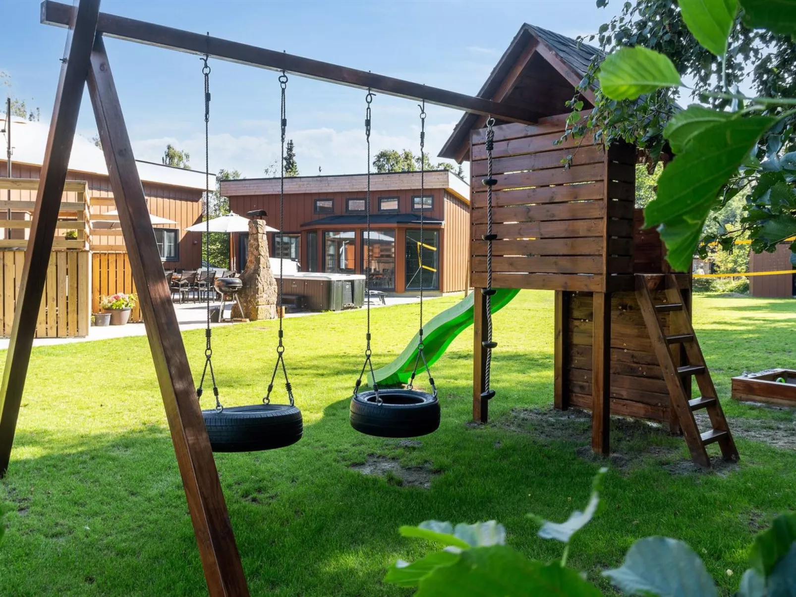 "Bjarka" - 700m from the sea-Buiten