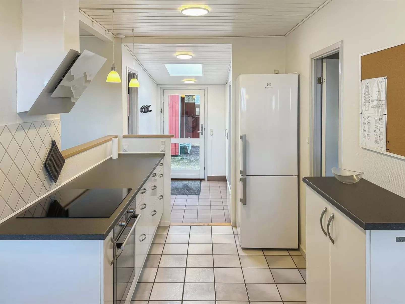 "Sanela" - 25m from the sea-Binnen