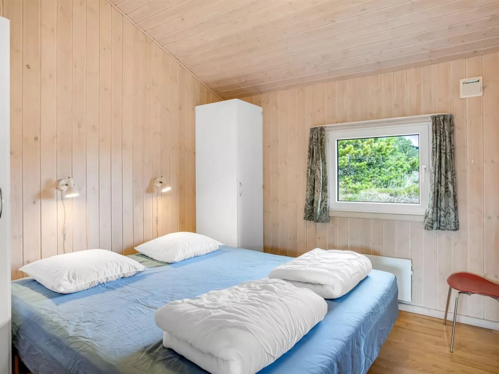 "Tineke" - 800m from the sea-Binnen