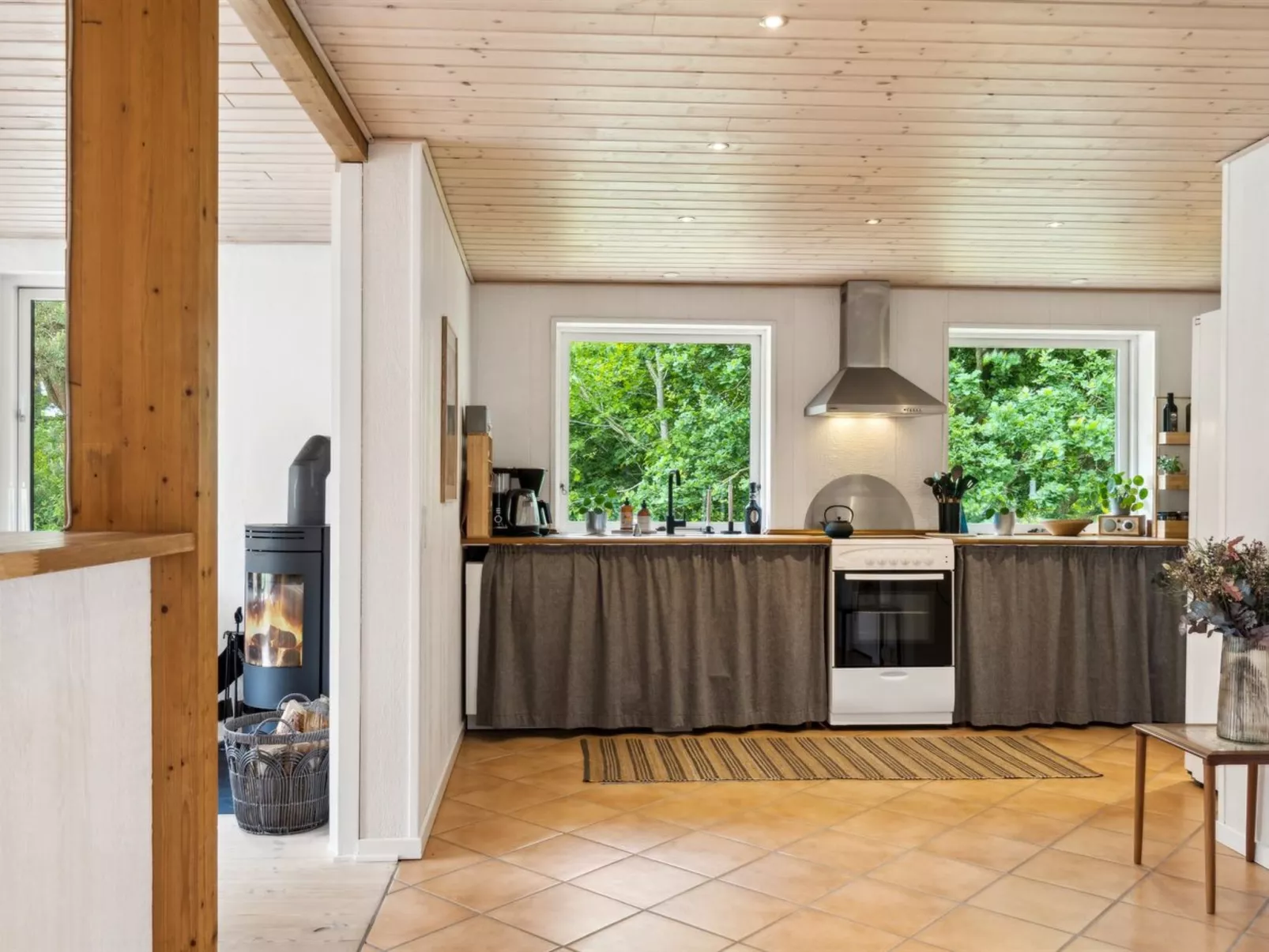 "Lenaya" - 1km from the sea-Binnen