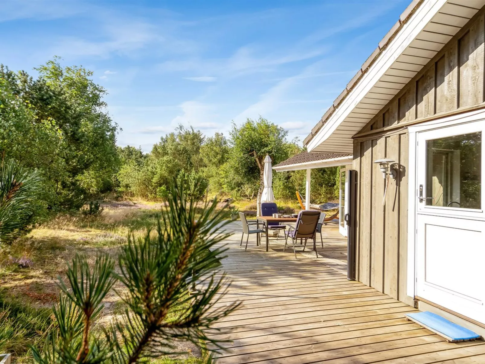 "Guri" - 600m to the fjord-Buiten