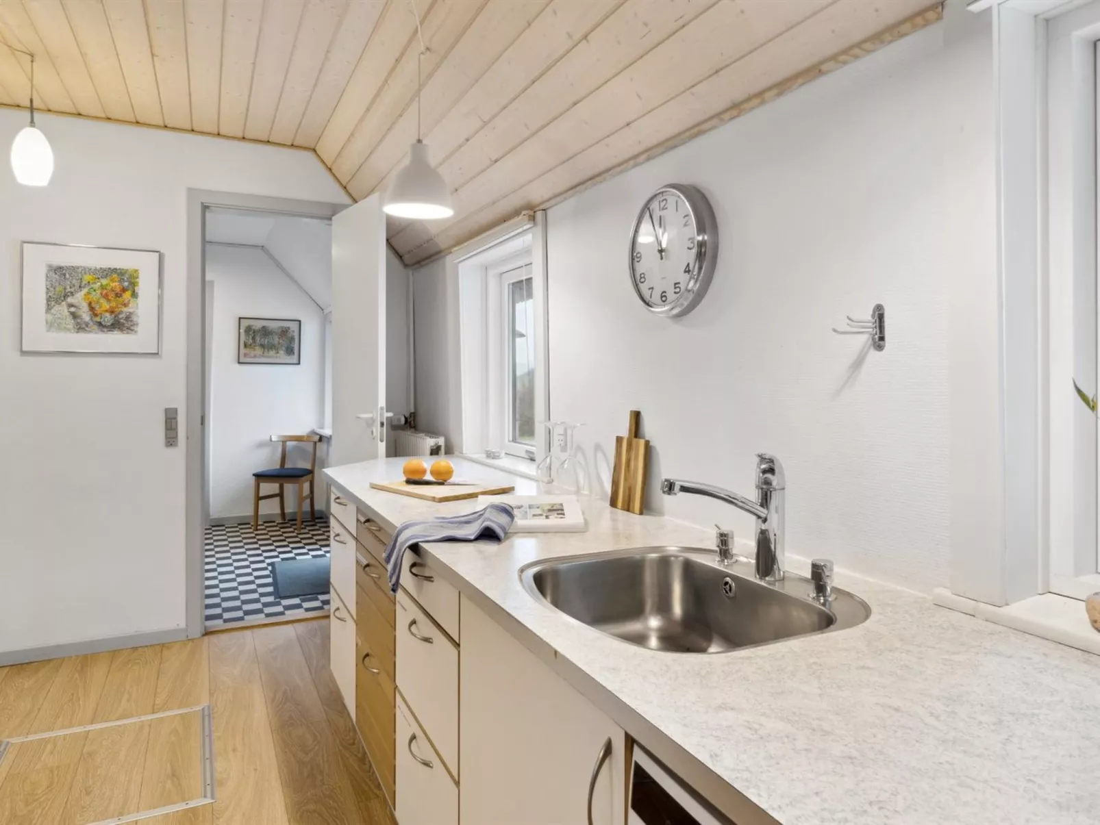 "Annli" - 800m to the fjord-Binnen