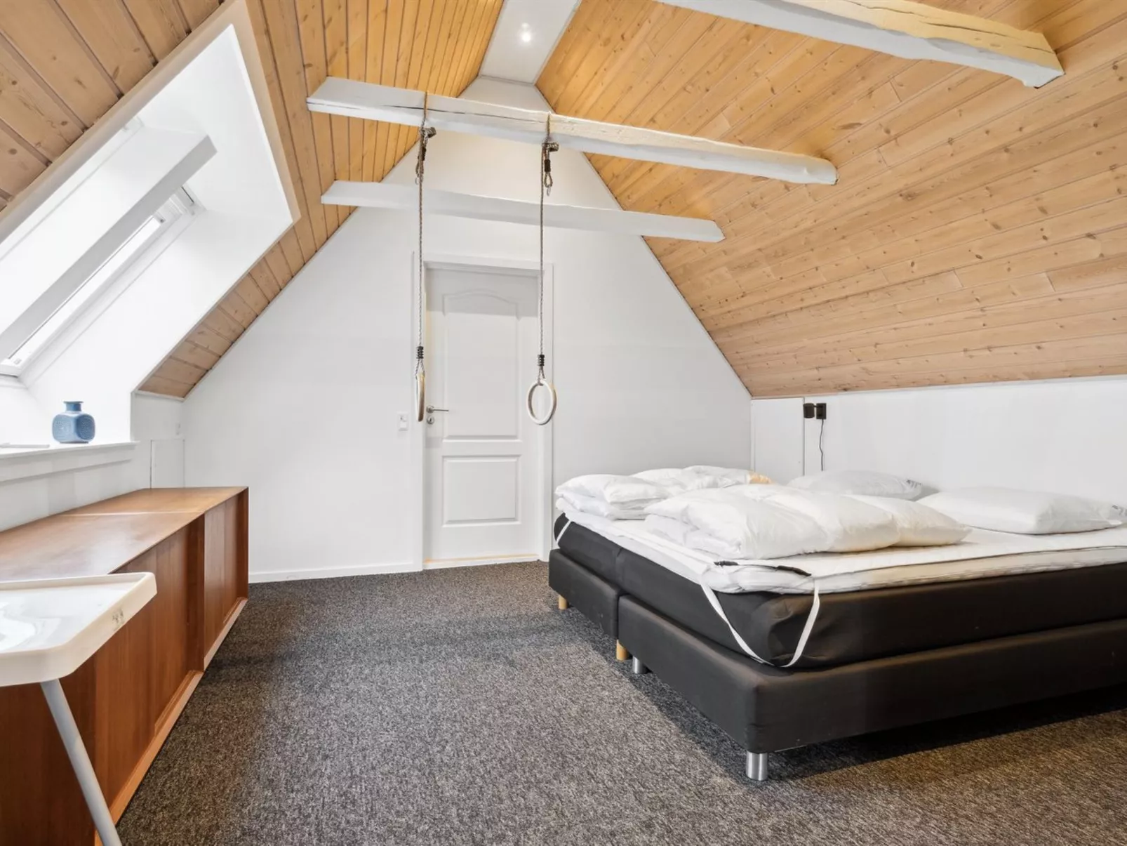 "Adrienne" - 6.4km from the sea-Binnen