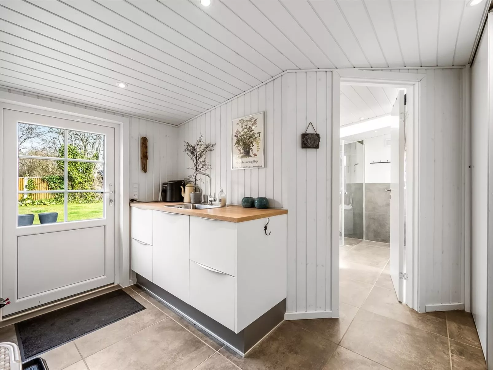 "Ludvika" - 300m to the fjord-Binnen