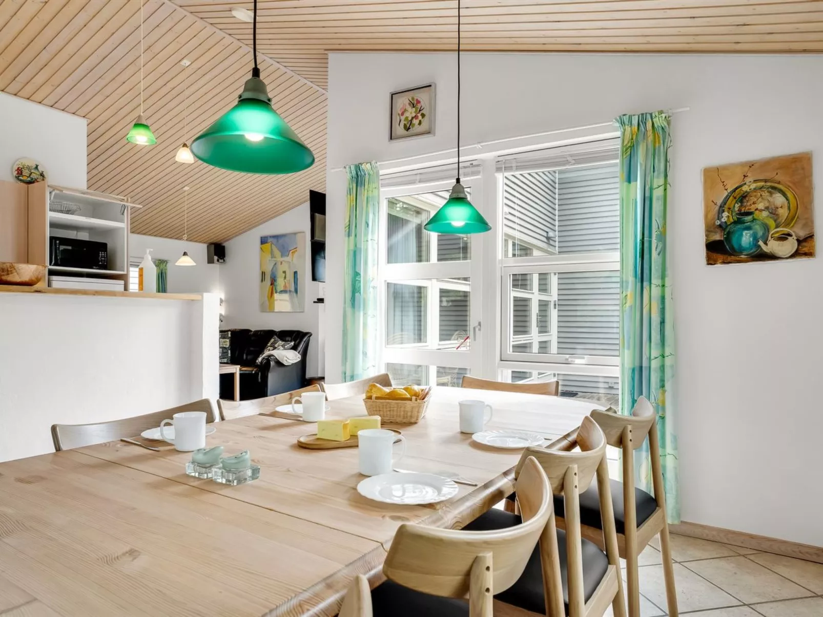 "Gravers" - 100m from the sea-Binnen