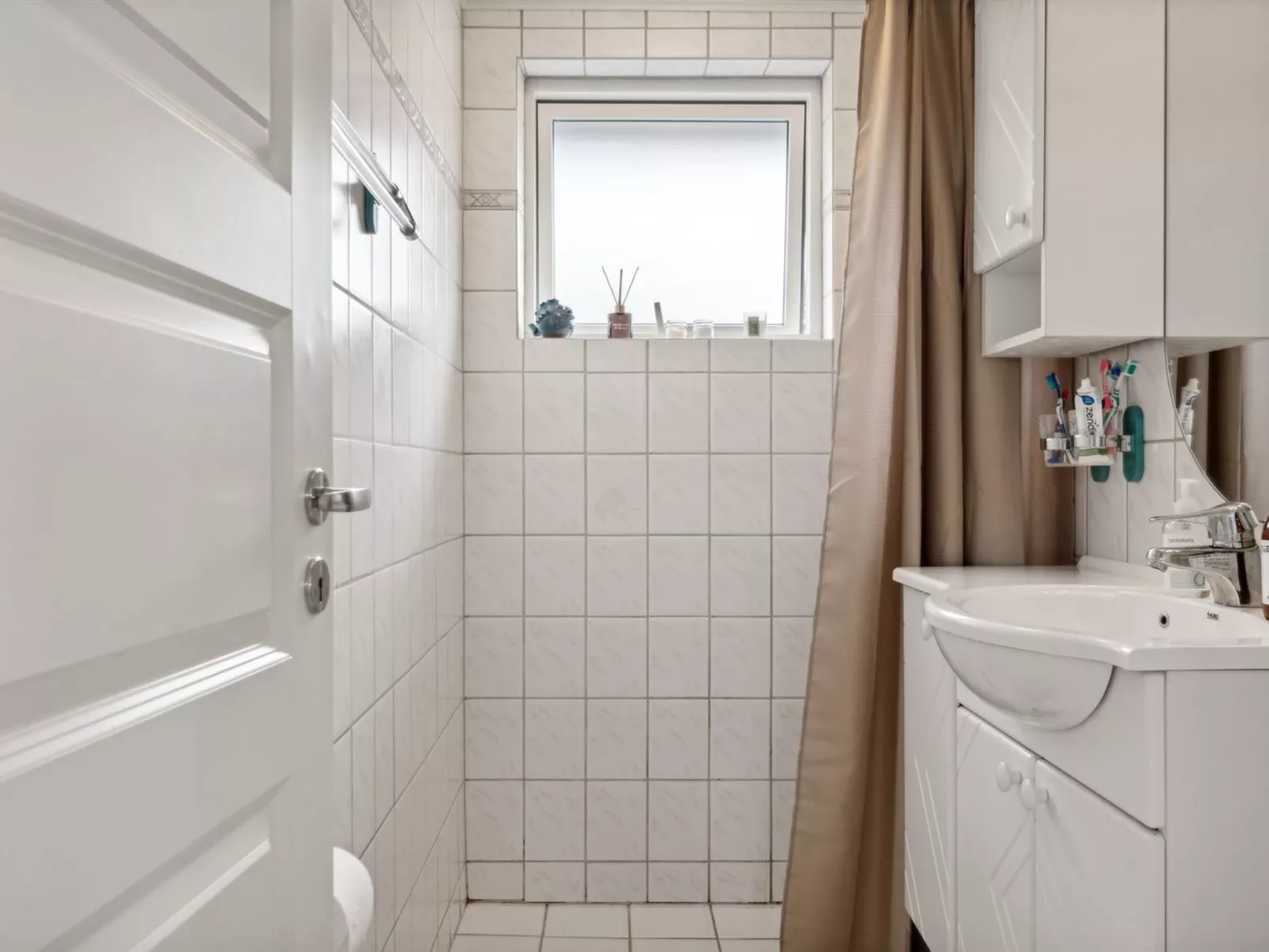 "Zina" - 600m from the sea-Binnen