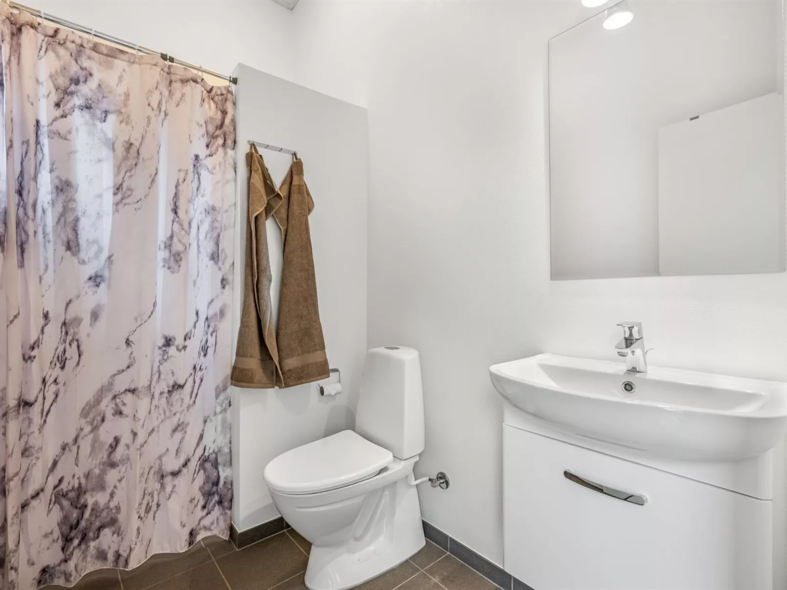 "Clarabelle" - 1.2km from the sea-Binnen