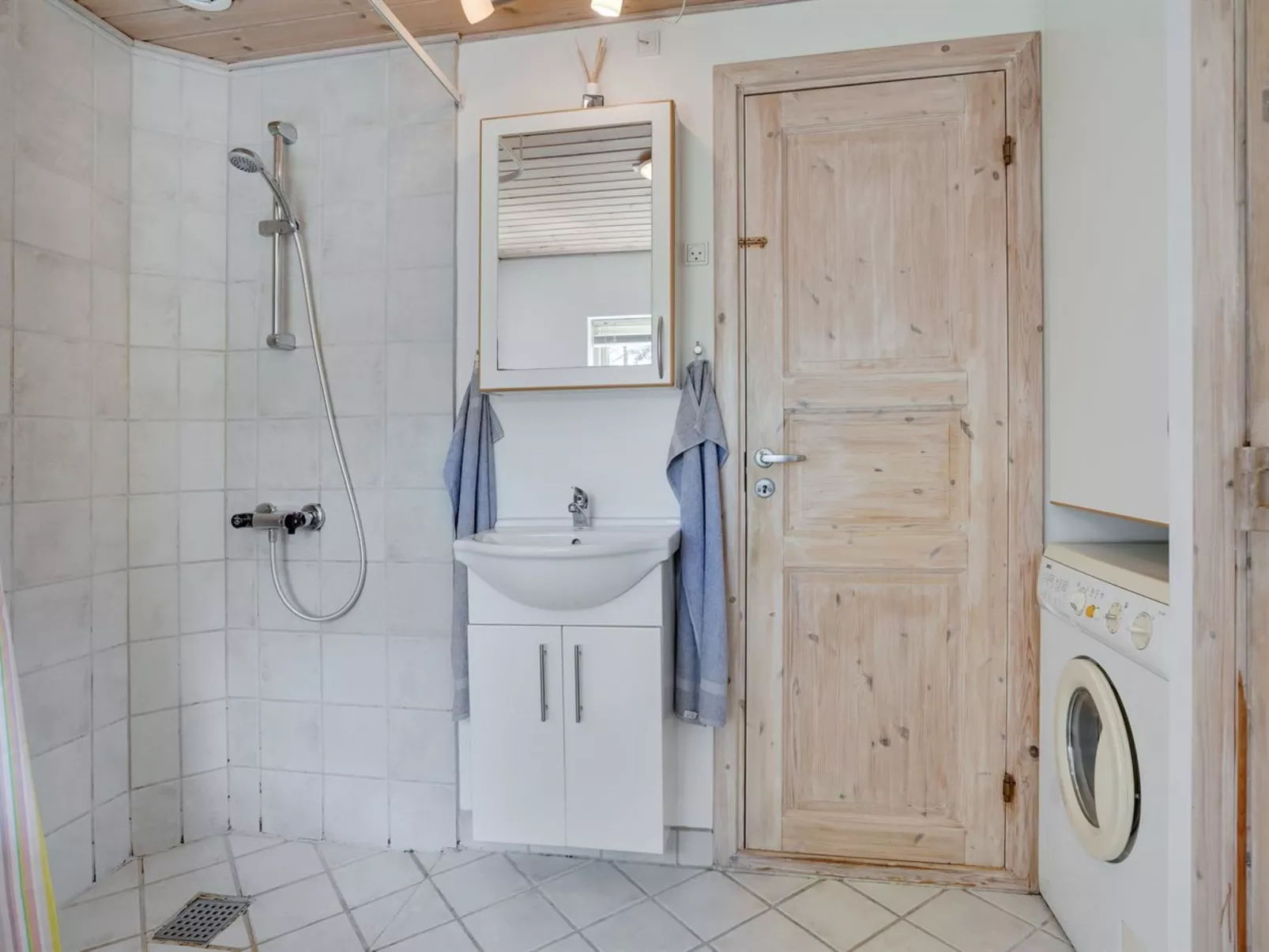 "Hildulf" - 2km from the sea-Binnen