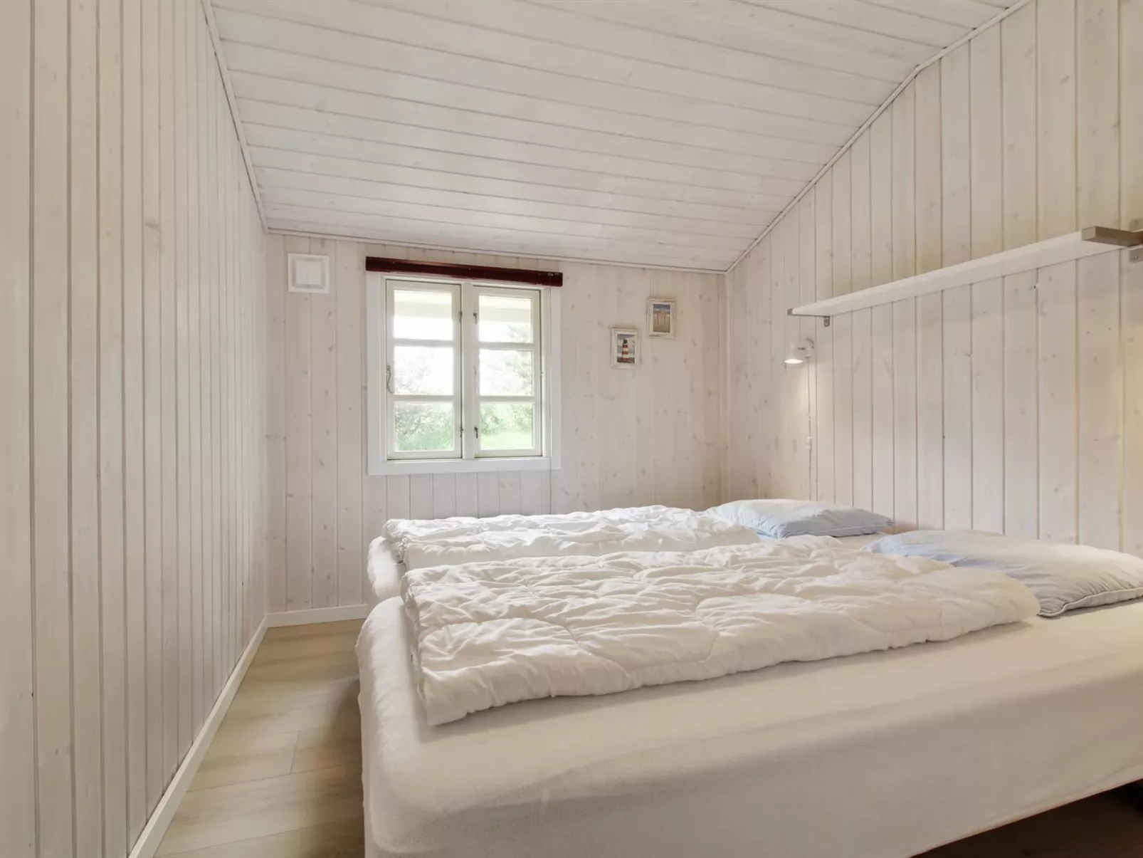 "Hillmari" - 200m from the sea-Binnen