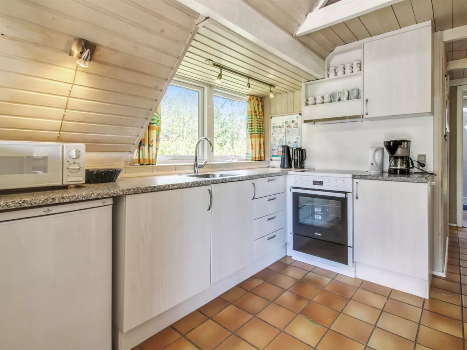 "Efimija" - 1.4km from the sea-Binnen