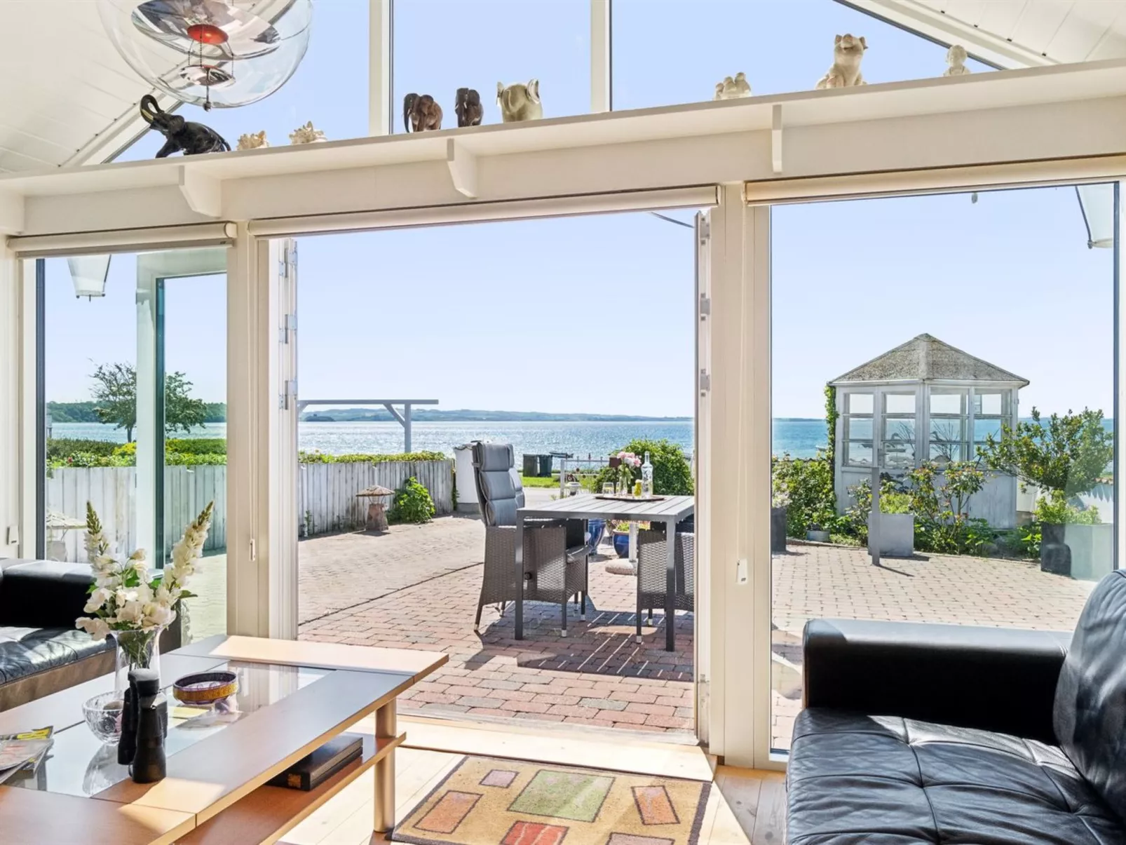 "Michel" - 25m from the sea-Binnen