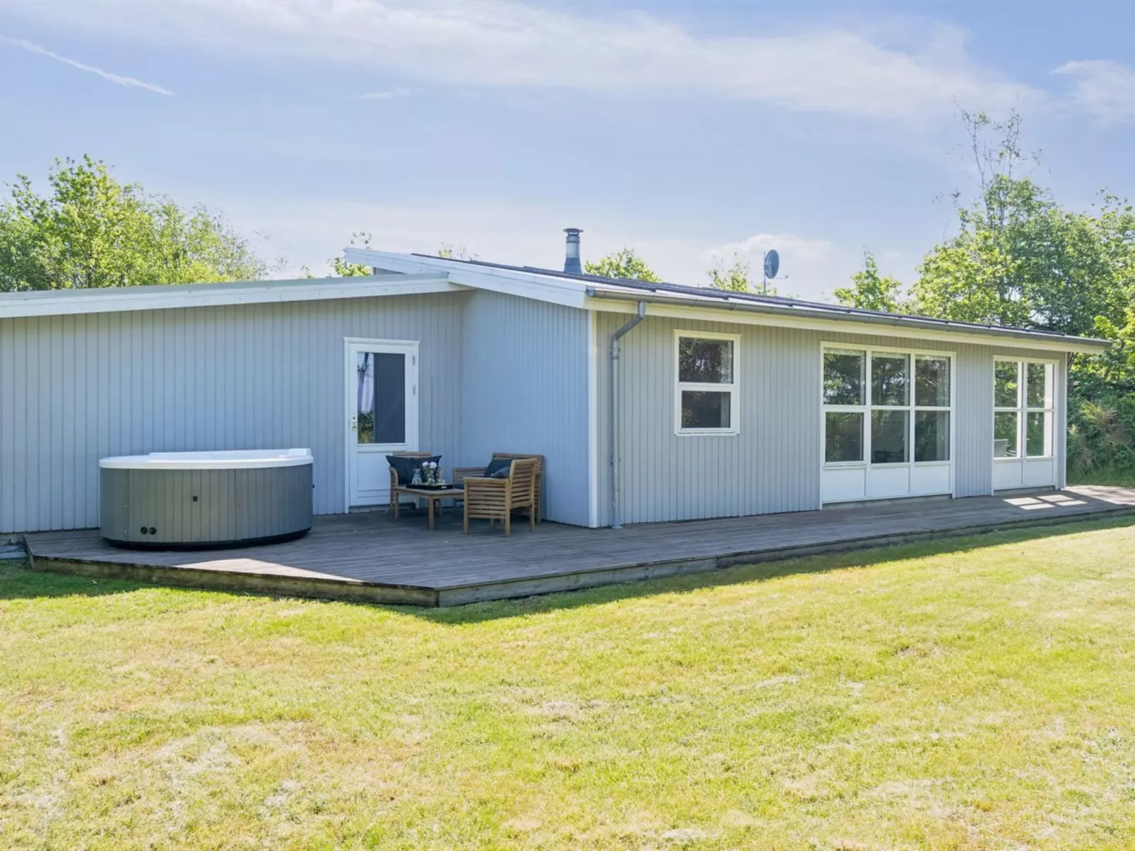 "Myriam" - 50m from the sea-Buiten