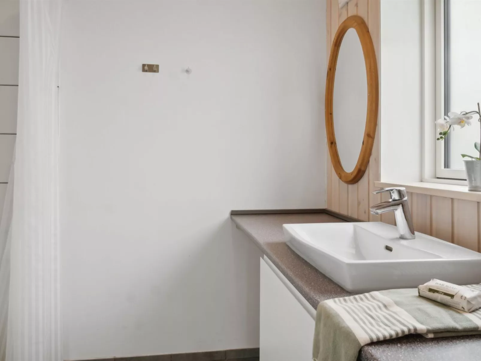 "Dorreth" - 3.2km from the sea-Binnen