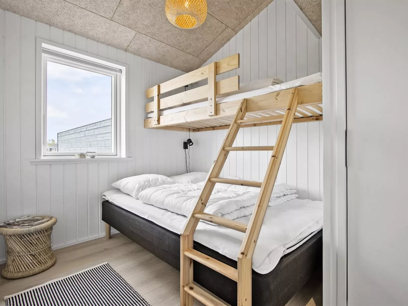 "Frithbjorn" - 900m from the sea-Binnen