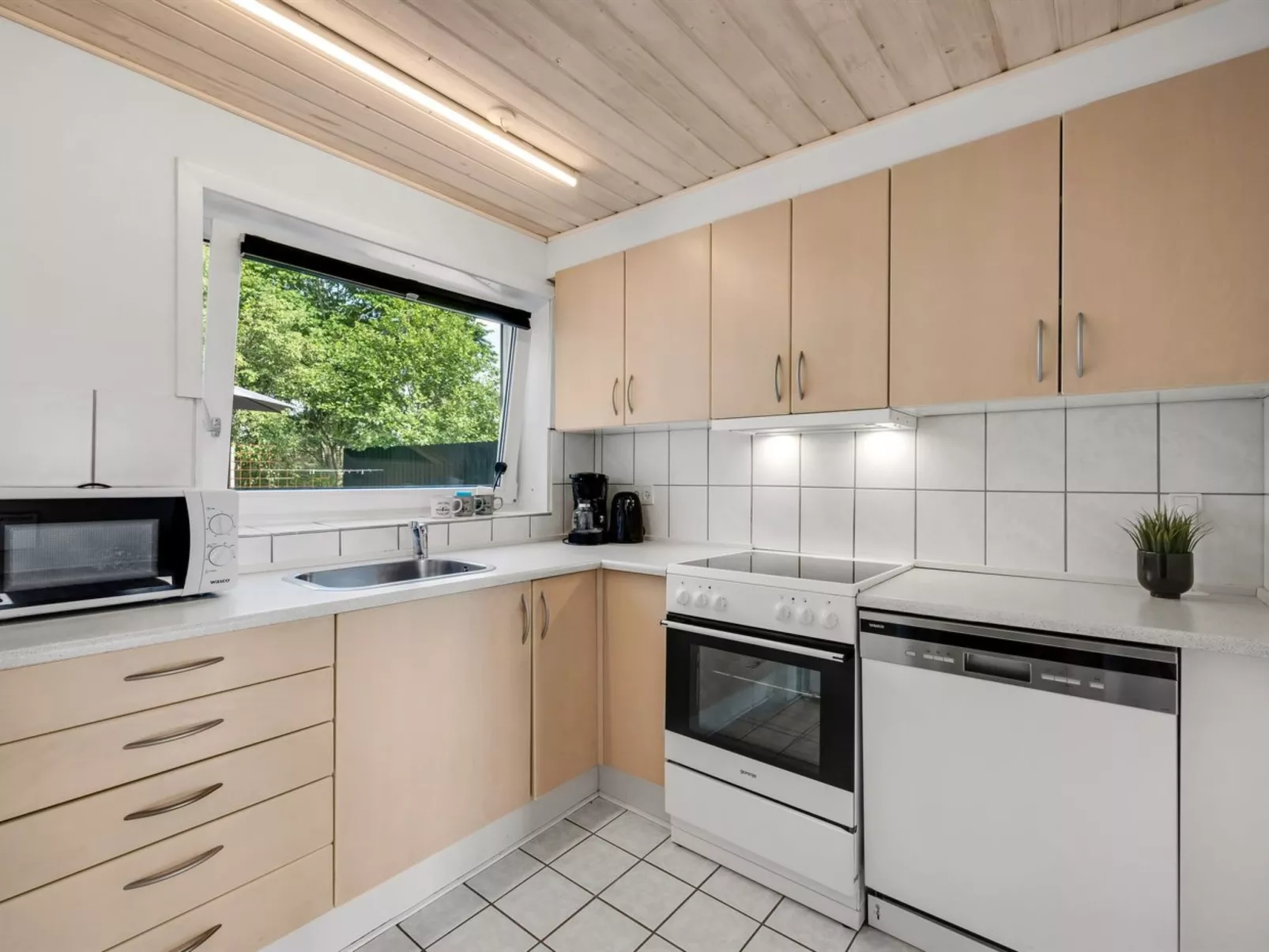 "Eino" - 150m from the sea-Binnen