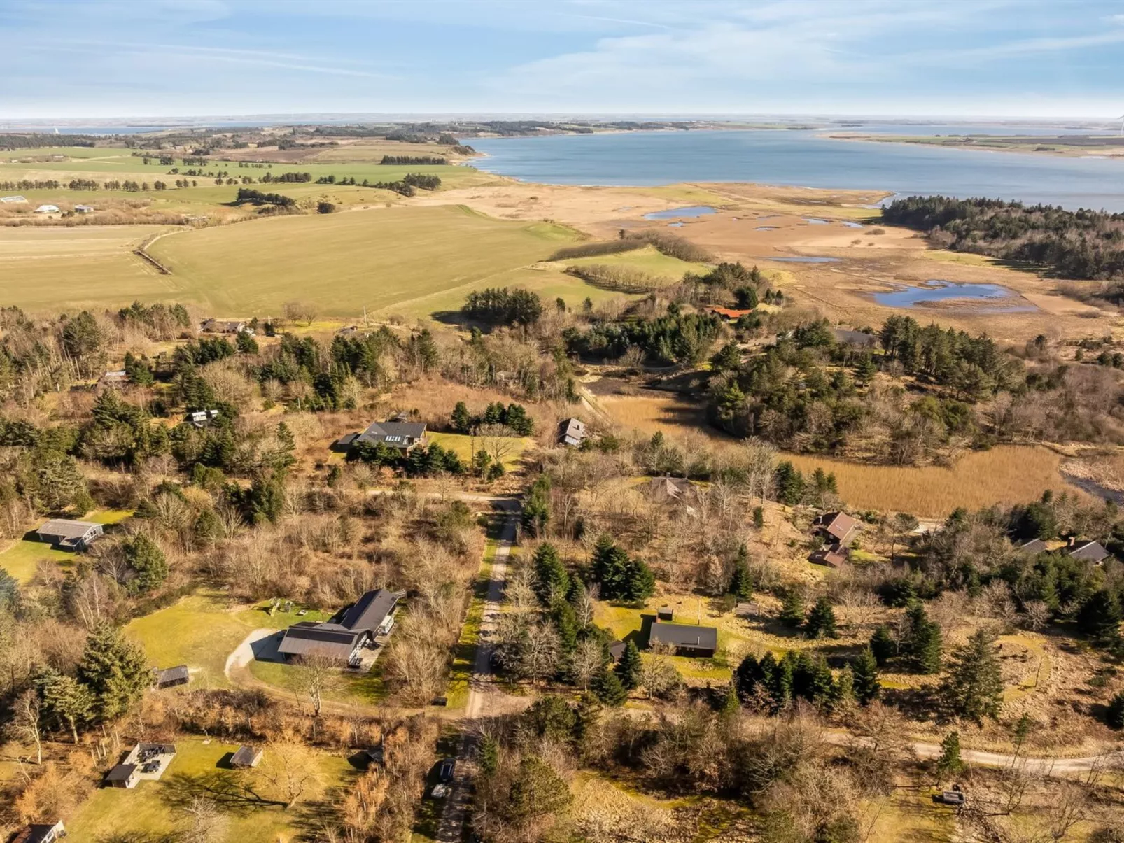"Karmen" - 250m to the fjord-Buiten