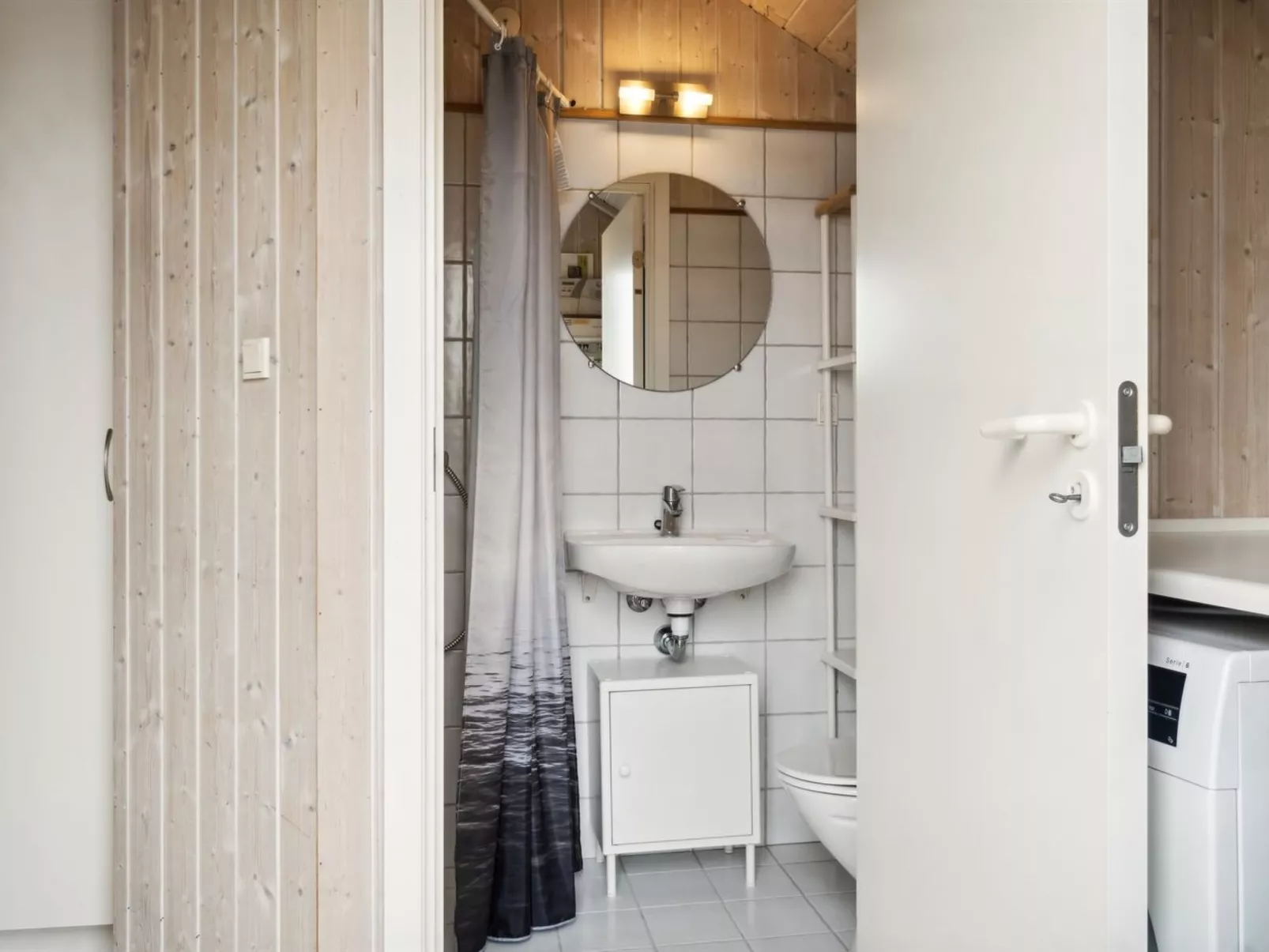 "Annrike" - 175m to the fjord-Binnen