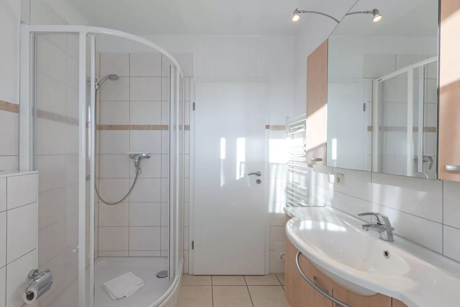 Mitteldeck 494-Badkamer